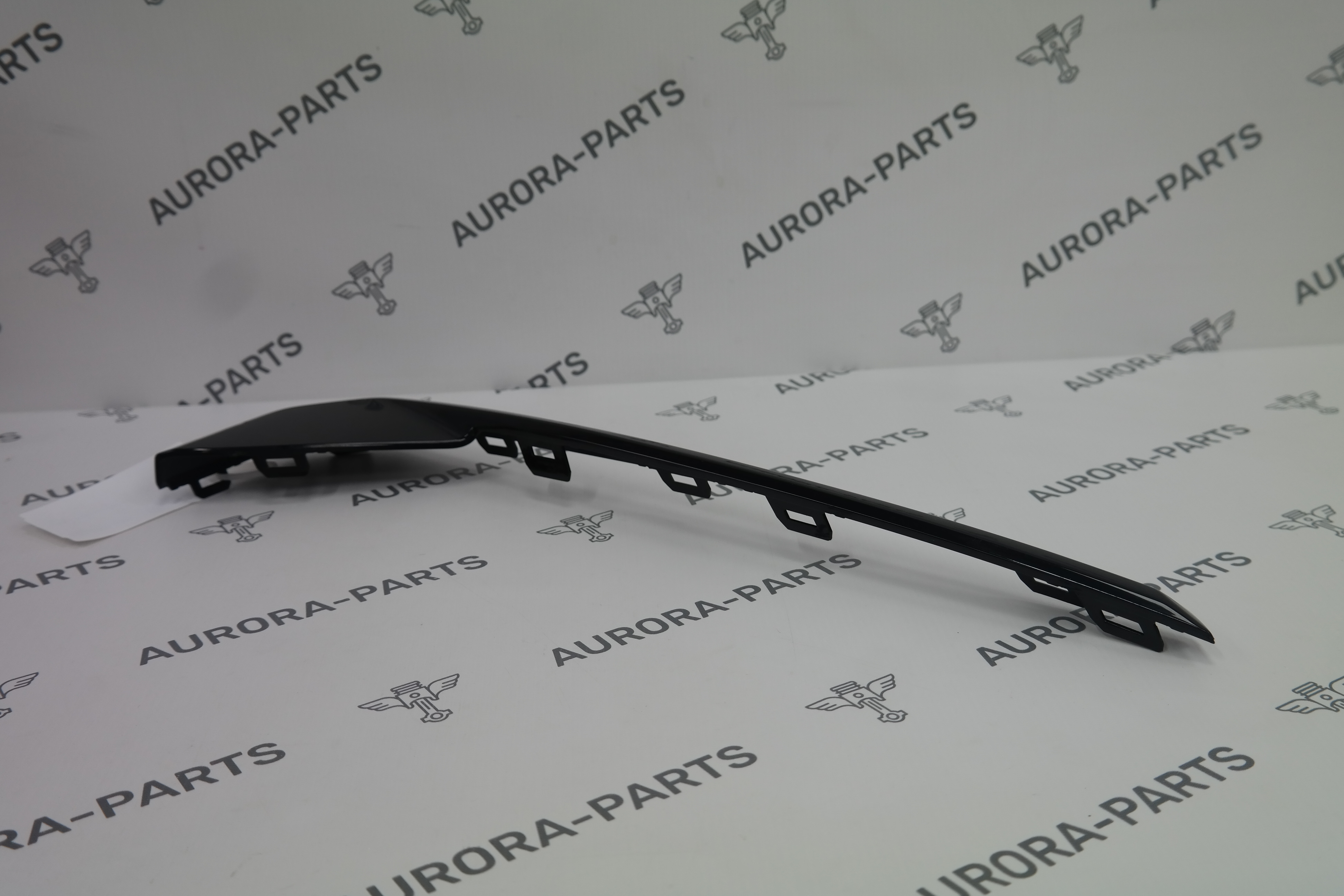 Вставка (Молдинг) переднего бампера RH ZEEKR 001