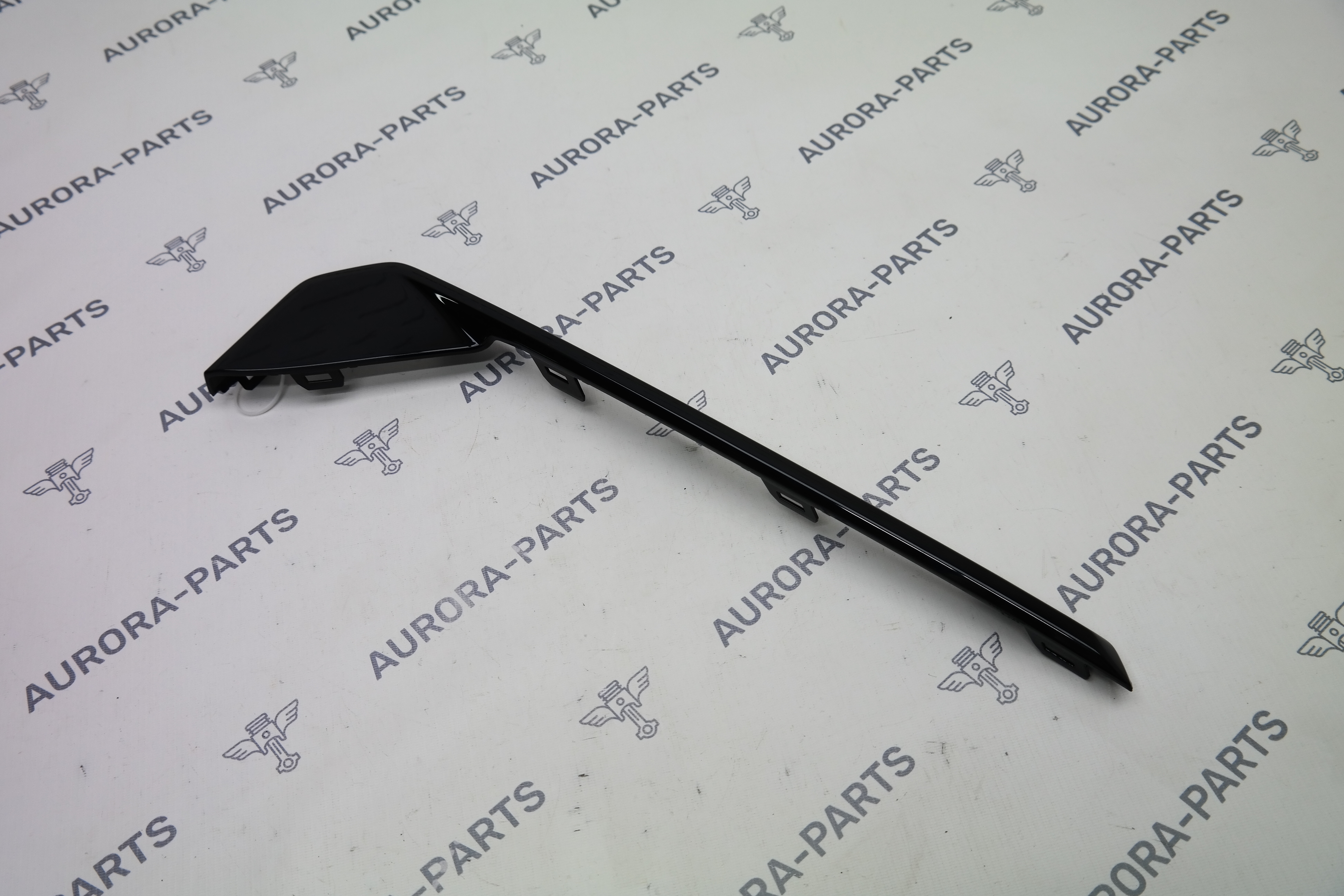 Вставка (Молдинг) переднего бампера RH ZEEKR 001