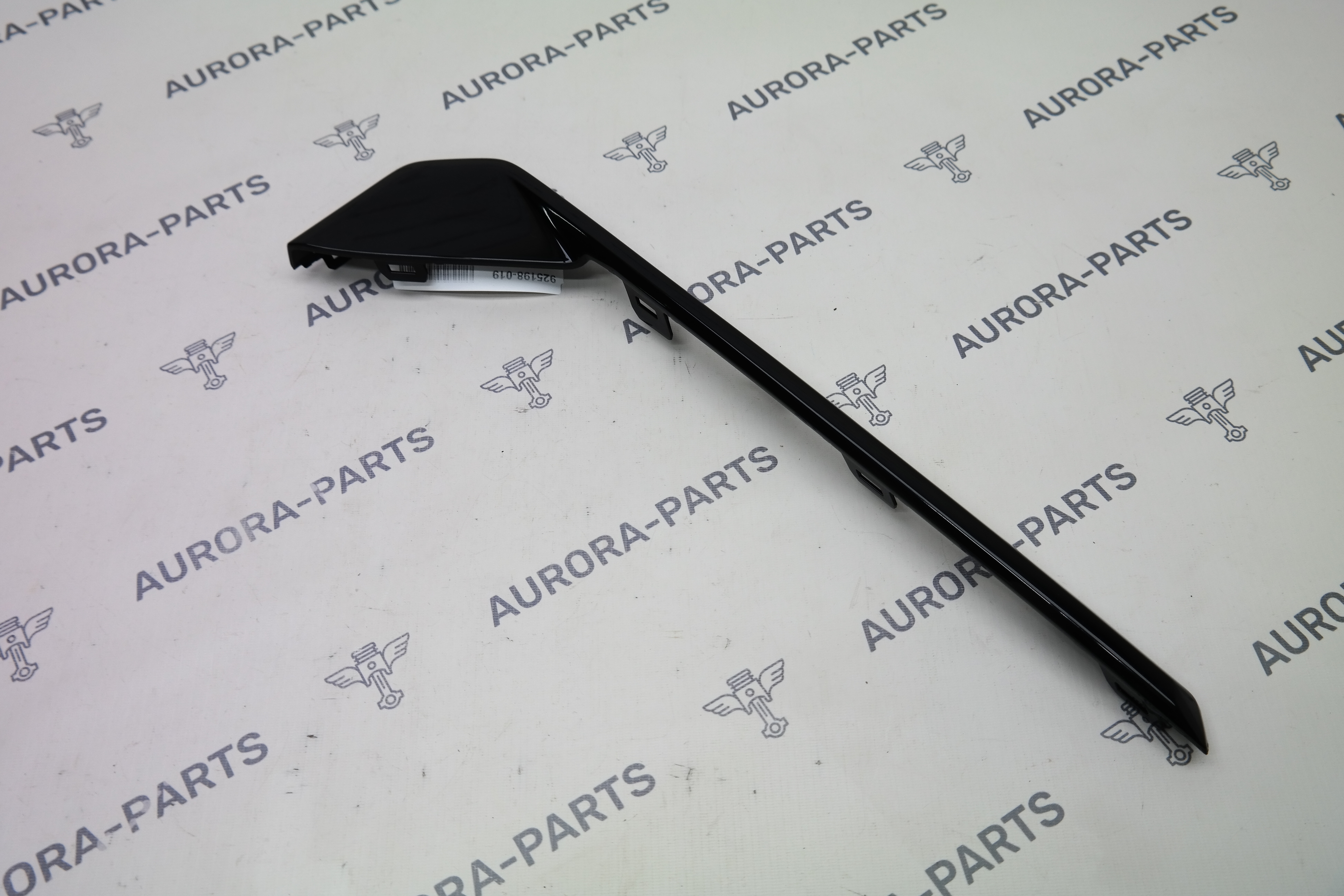 Вставка (Молдинг) переднего бампера RH ZEEKR 001