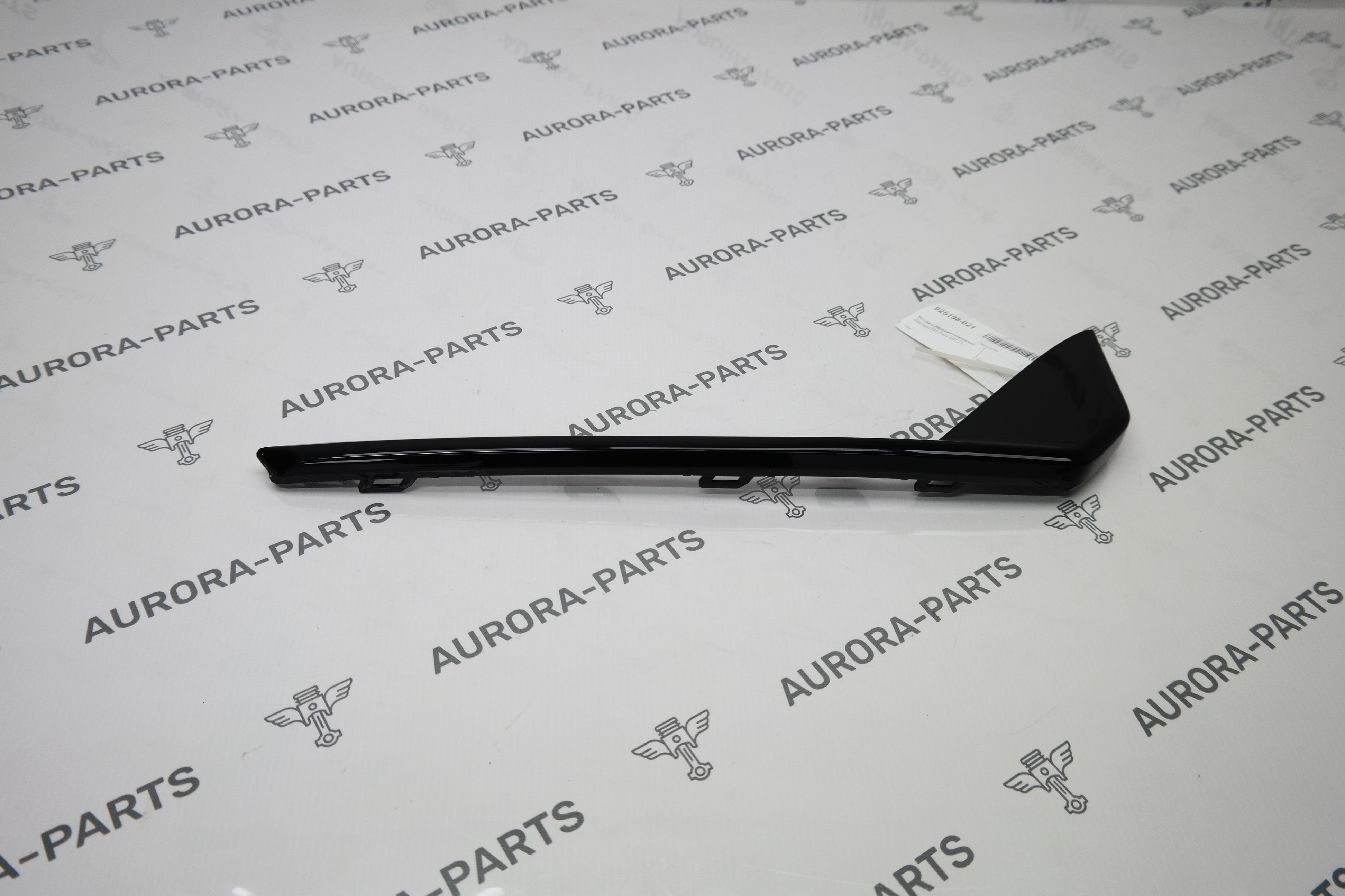 Вставка (Молдинг) переднего бампера RH ZEEKR 001