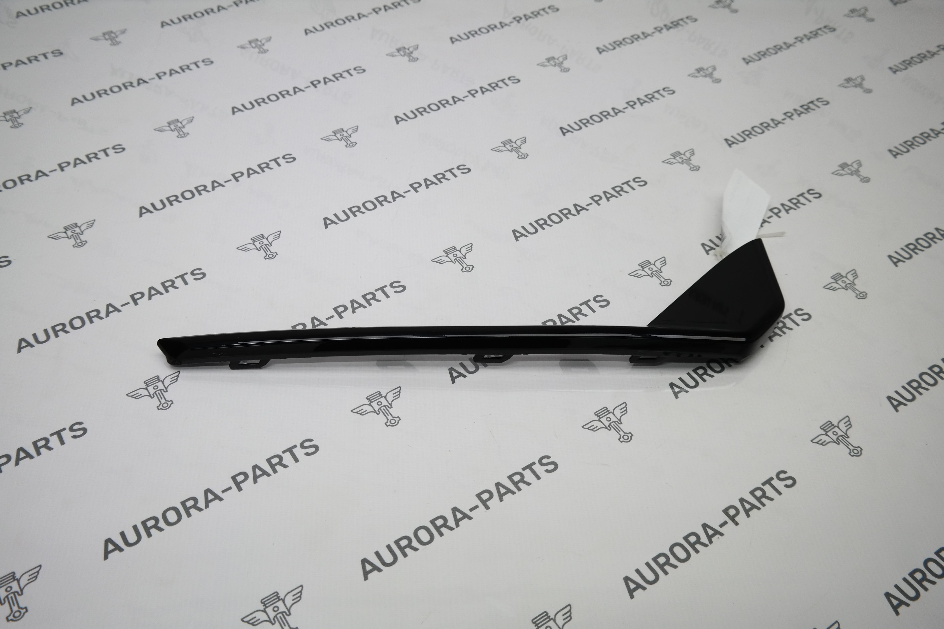 Вставка (Молдинг) переднего бампера RH ZEEKR 001