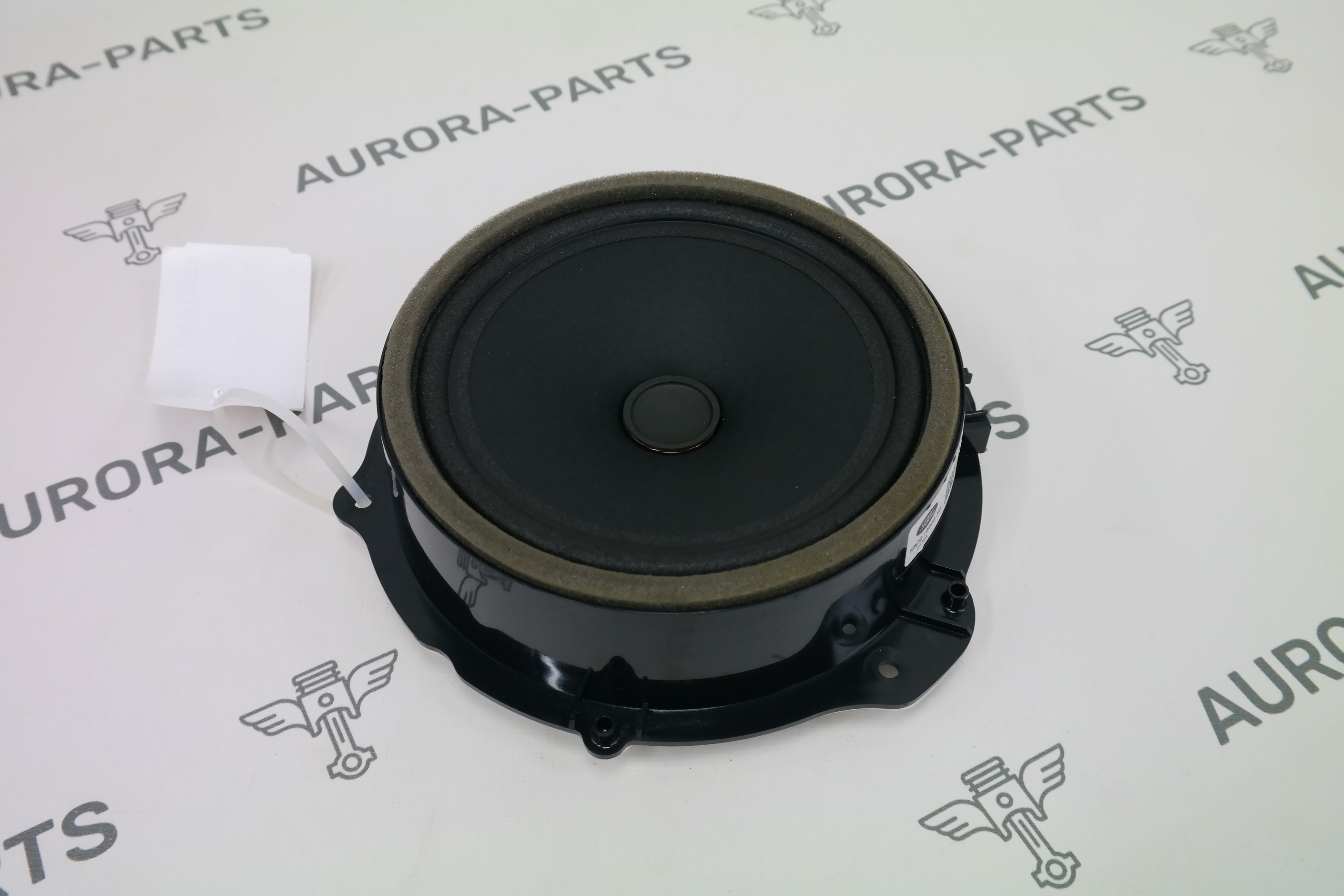 Динамик задней двери LH=RH Land Rover Range Rover Evoque