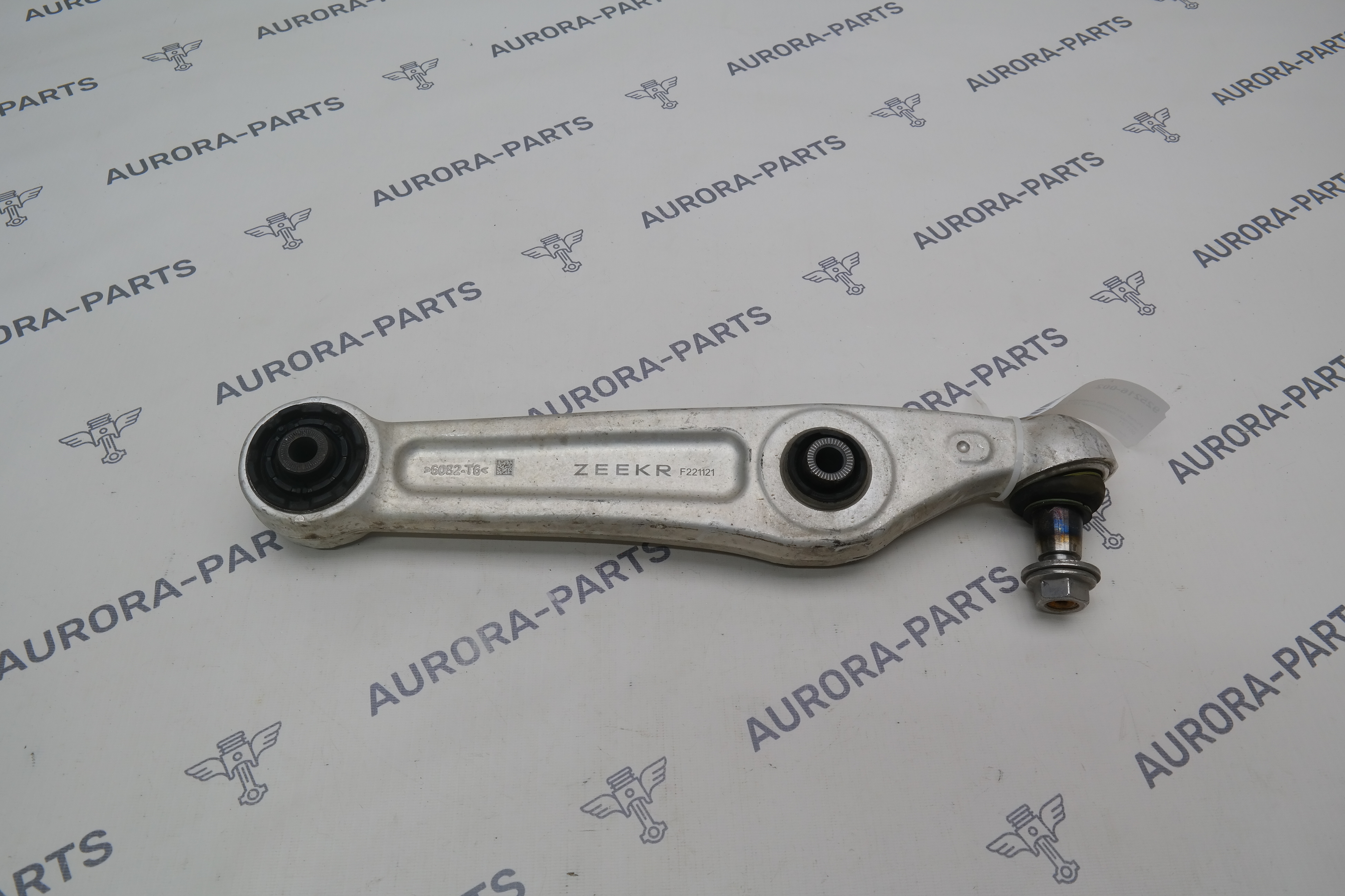 Рычаг передней подвески нижний поперечный RH ZEEKR 001