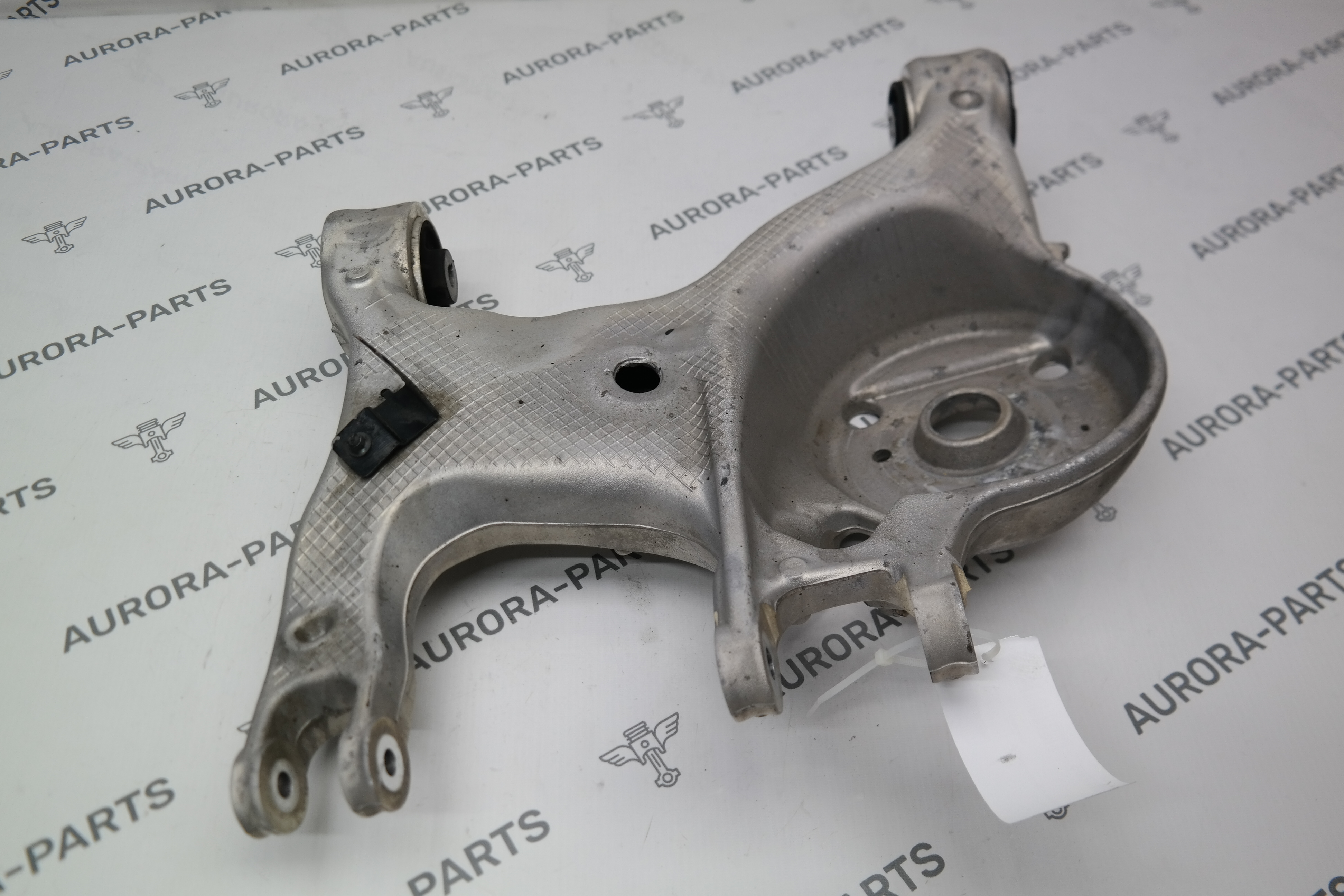 Рычаг задней подвески нижний LH ZEEKR 001