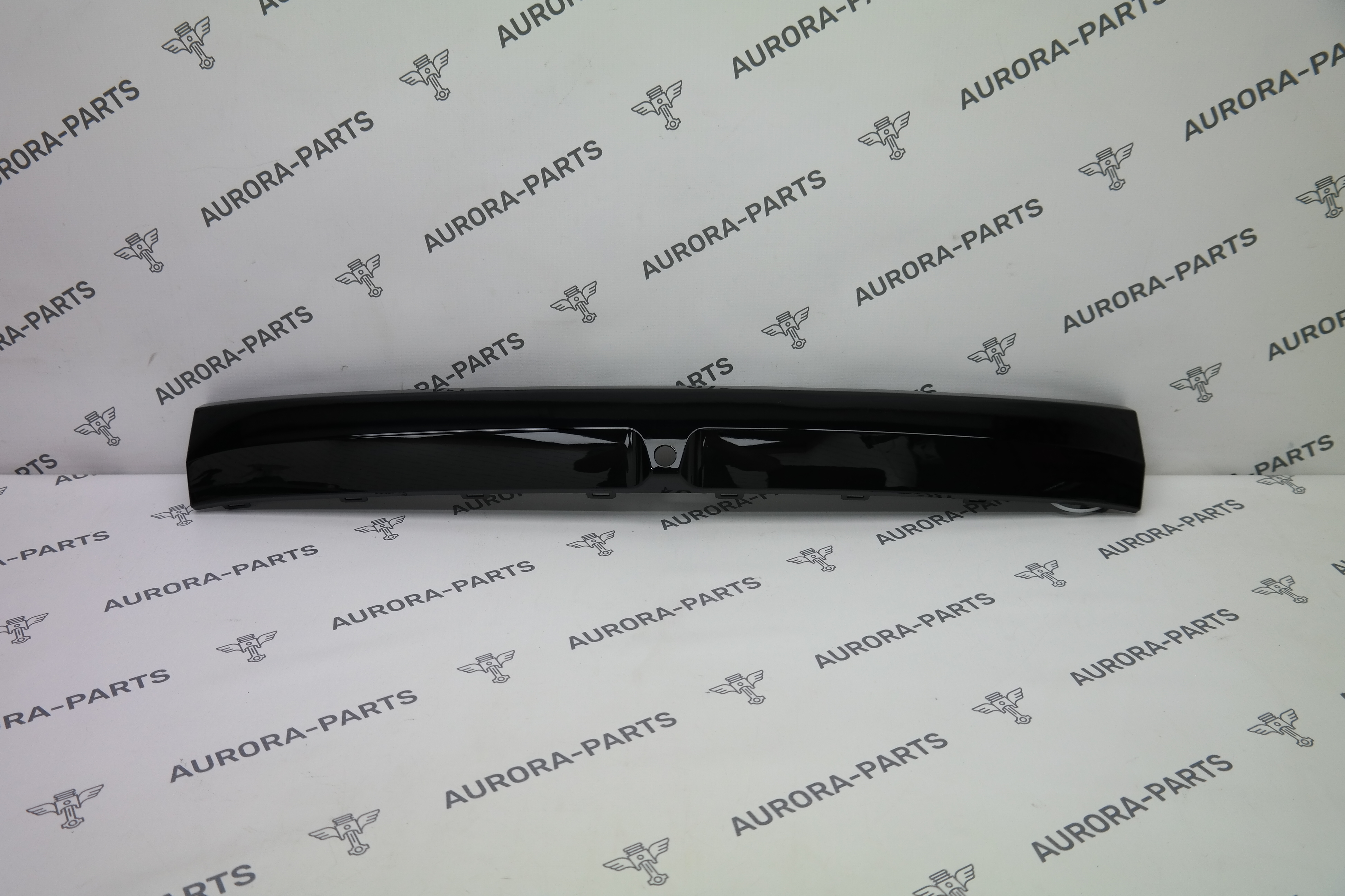 Молдинг переднего бампера (центральный) ZEEKR 001