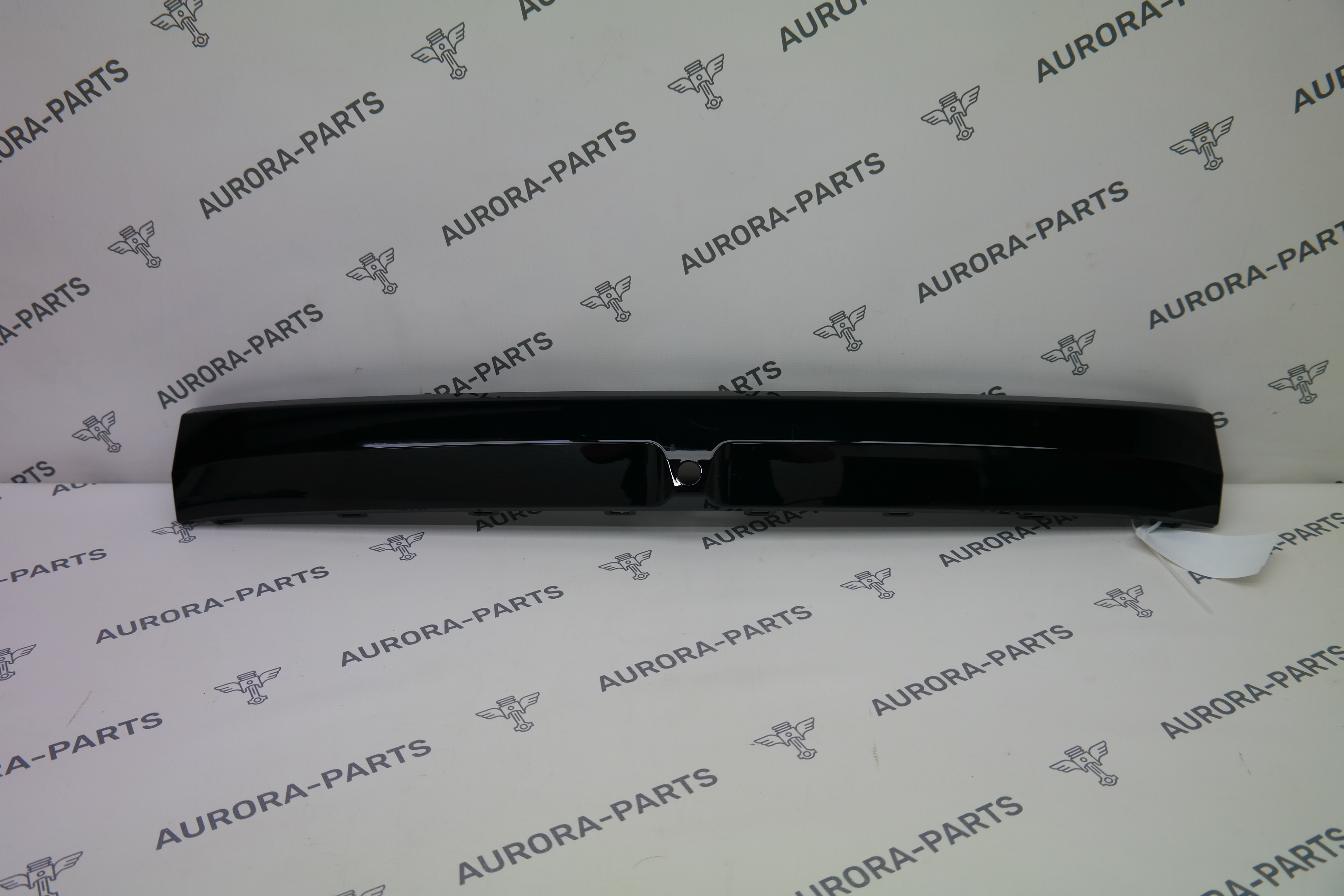 Молдинг переднего бампера (центральный) ZEEKR 001