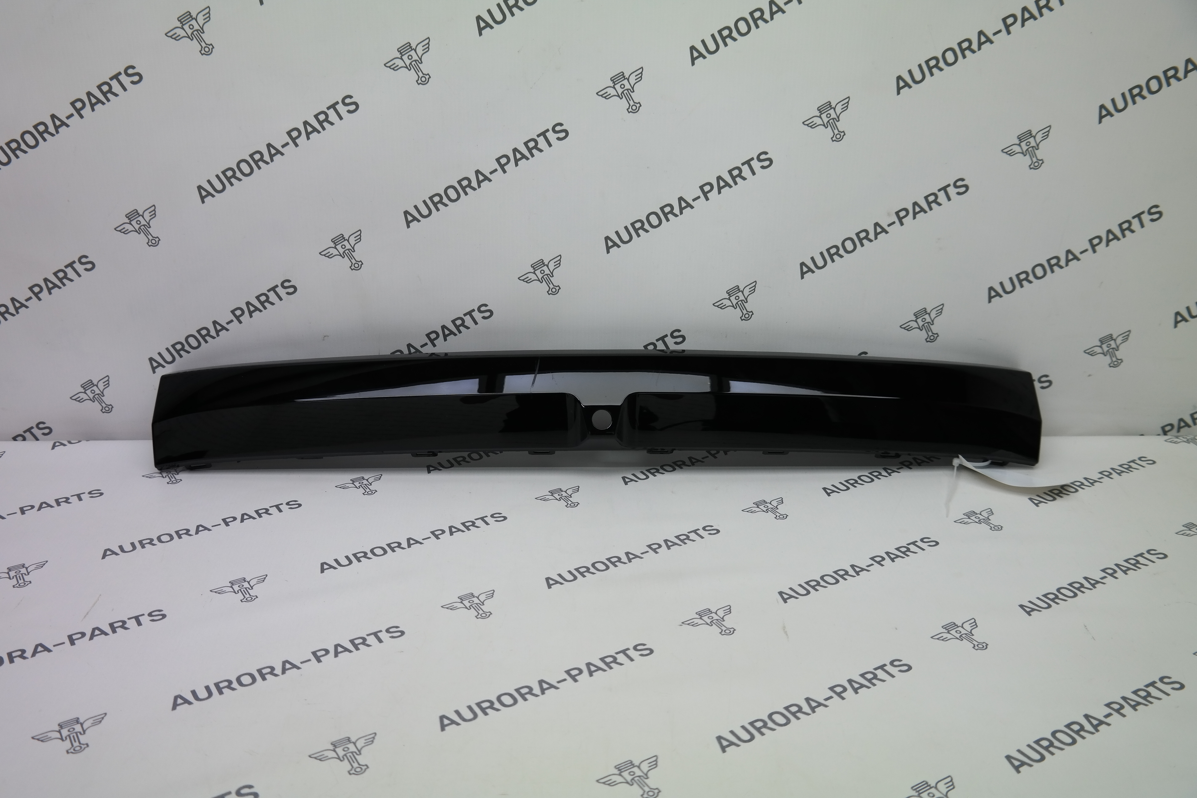 Молдинг переднего бампера (центральный) ZEEKR 001