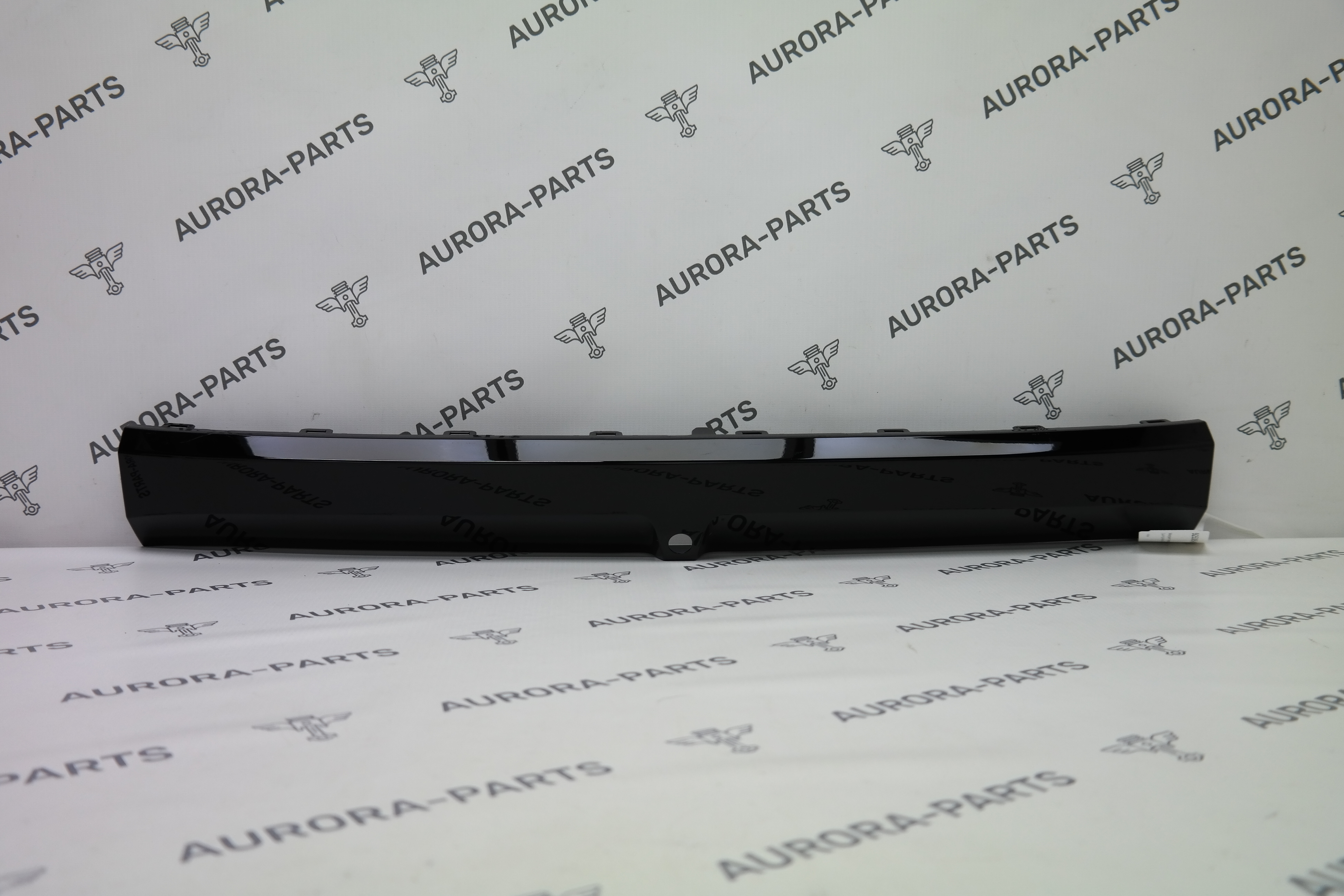 Молдинг переднего бампера (центральный) ZEEKR 001