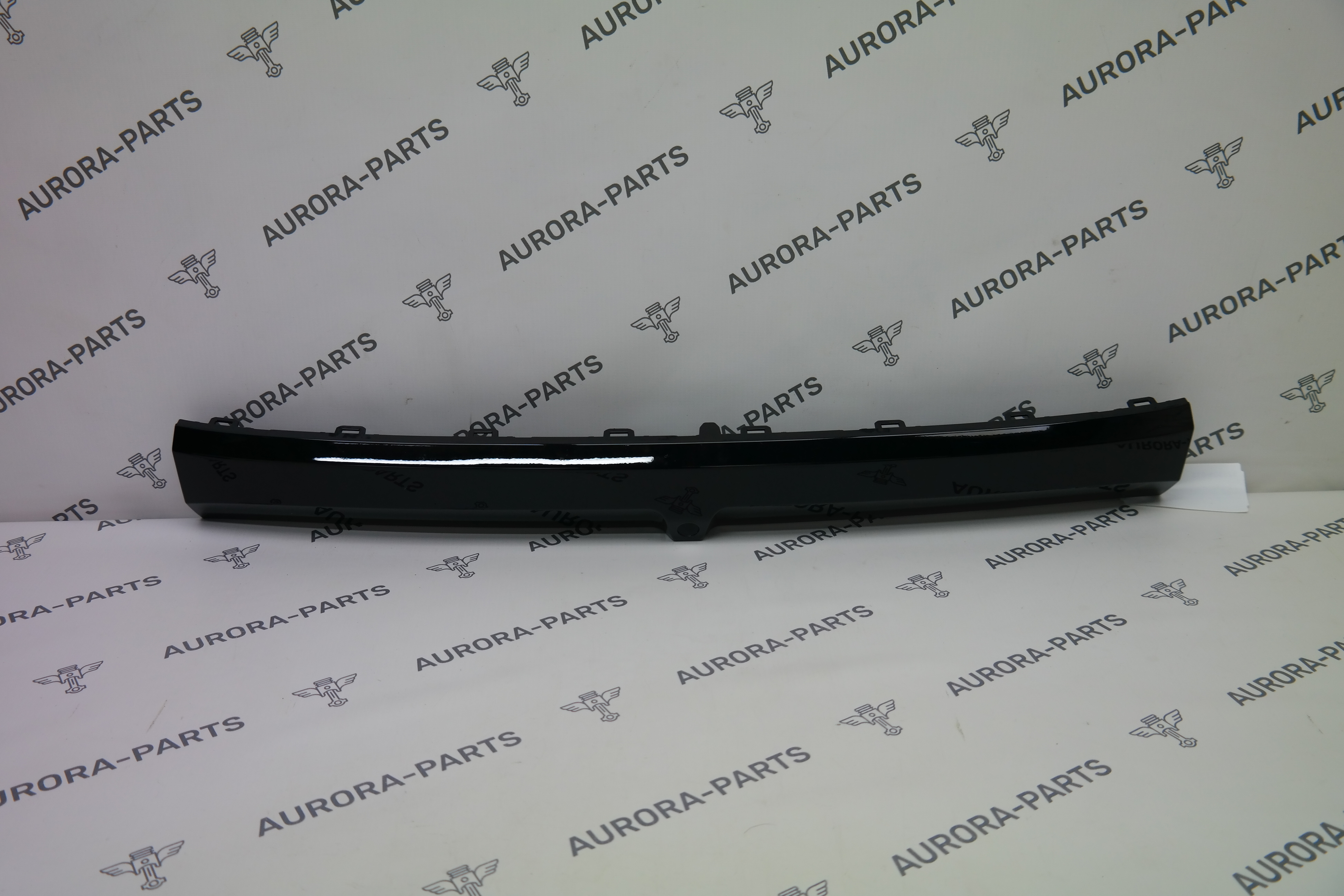 Молдинг переднего бампера (центральный) ZEEKR 001