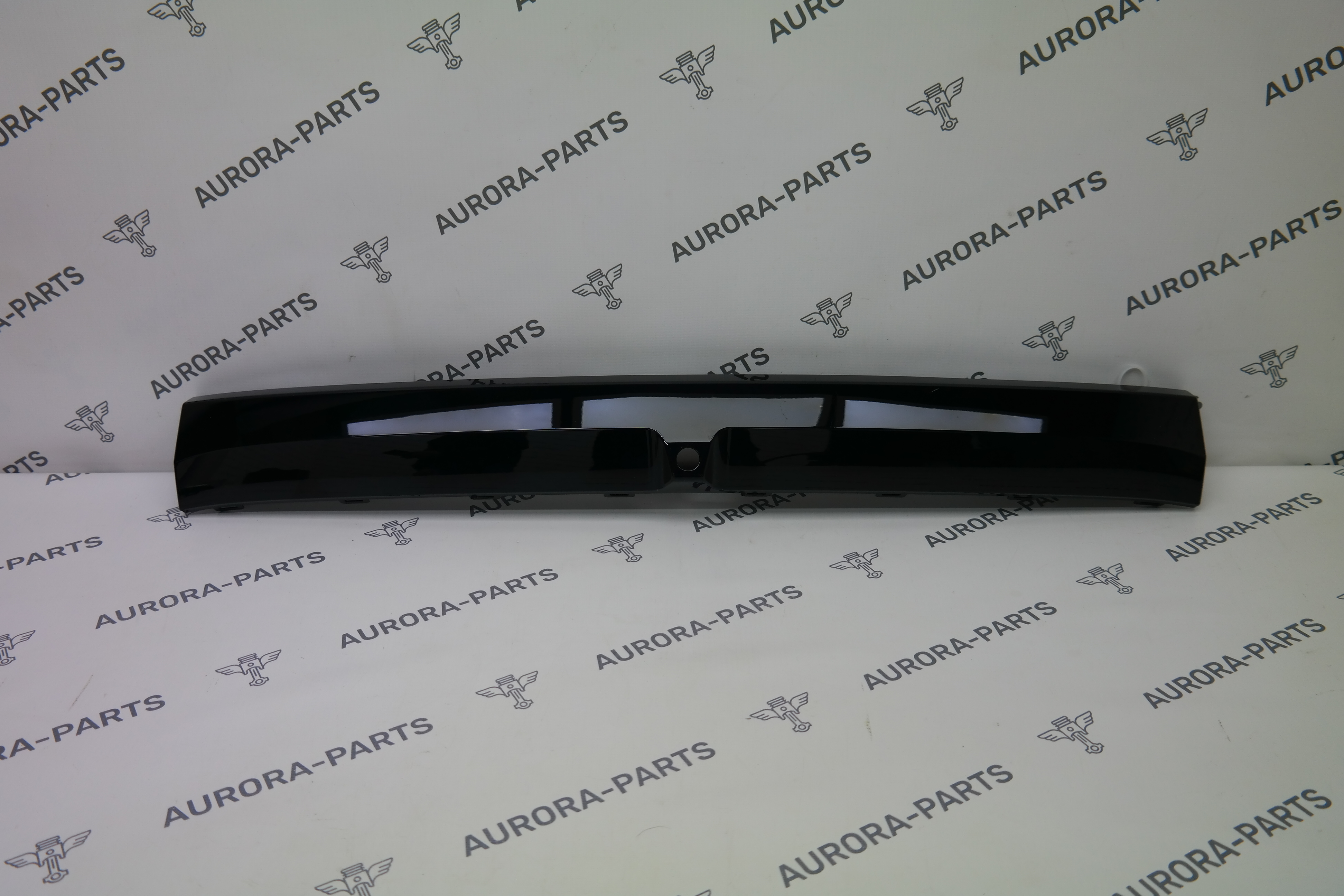 Молдинг переднего бампера (центральный) ZEEKR 001