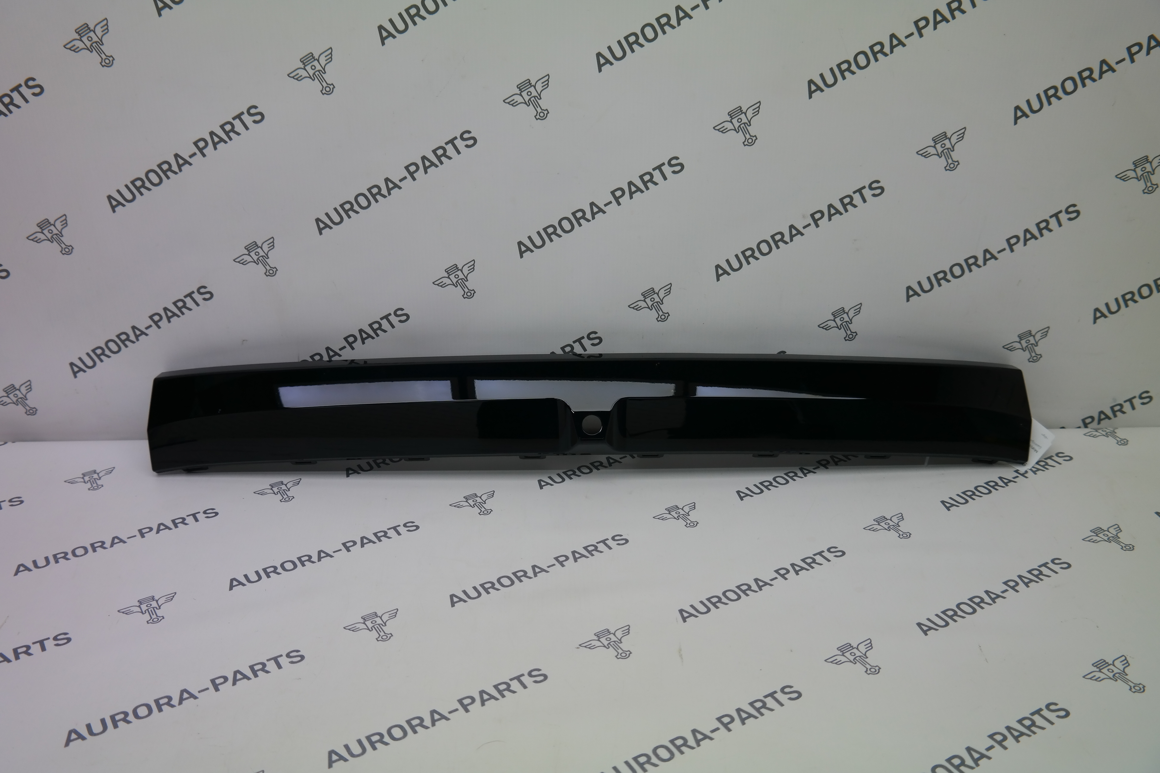 Молдинг переднего бампера (центральный) ZEEKR 001