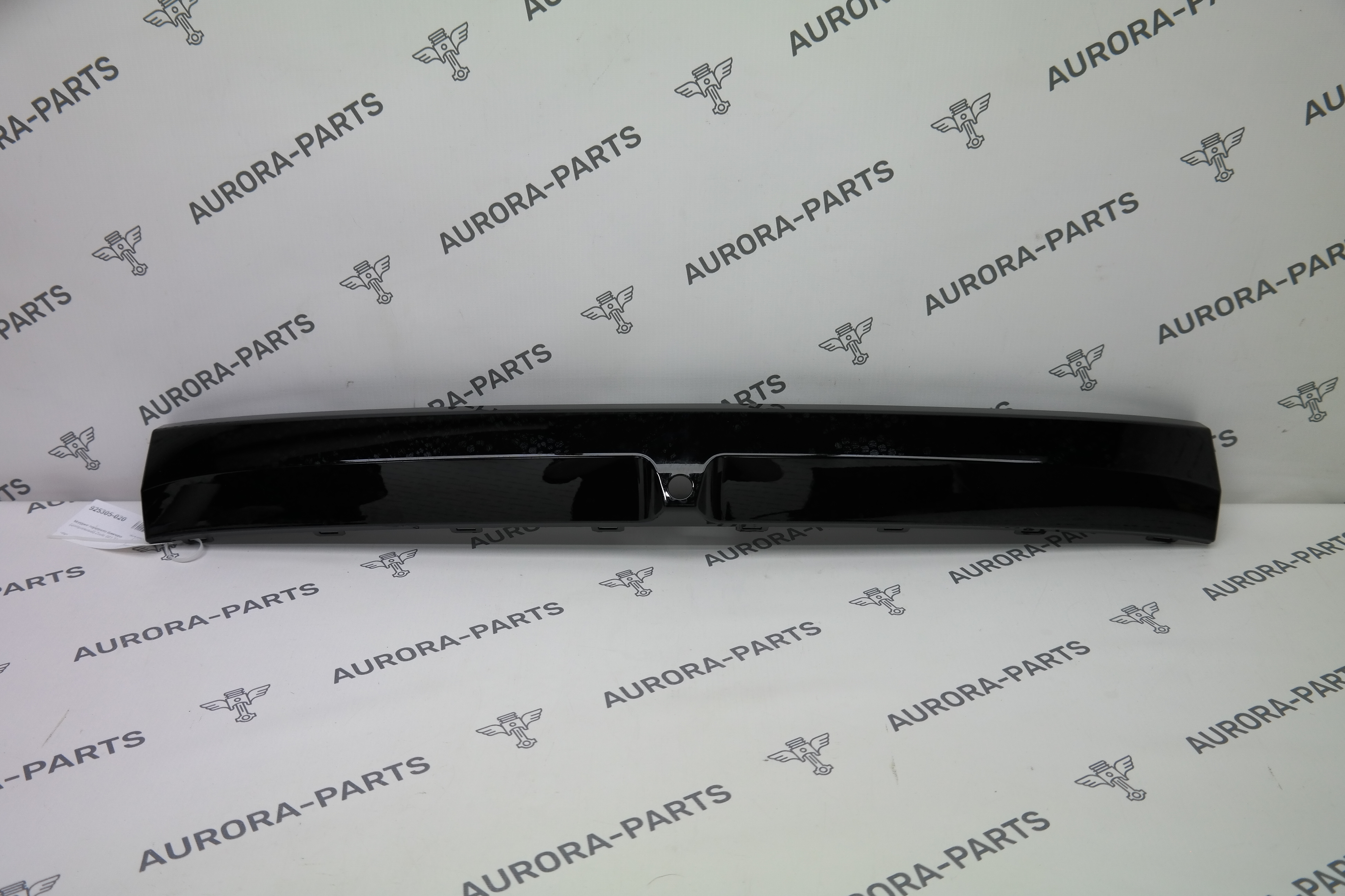 Молдинг переднего бампера (центральный) ZEEKR 001