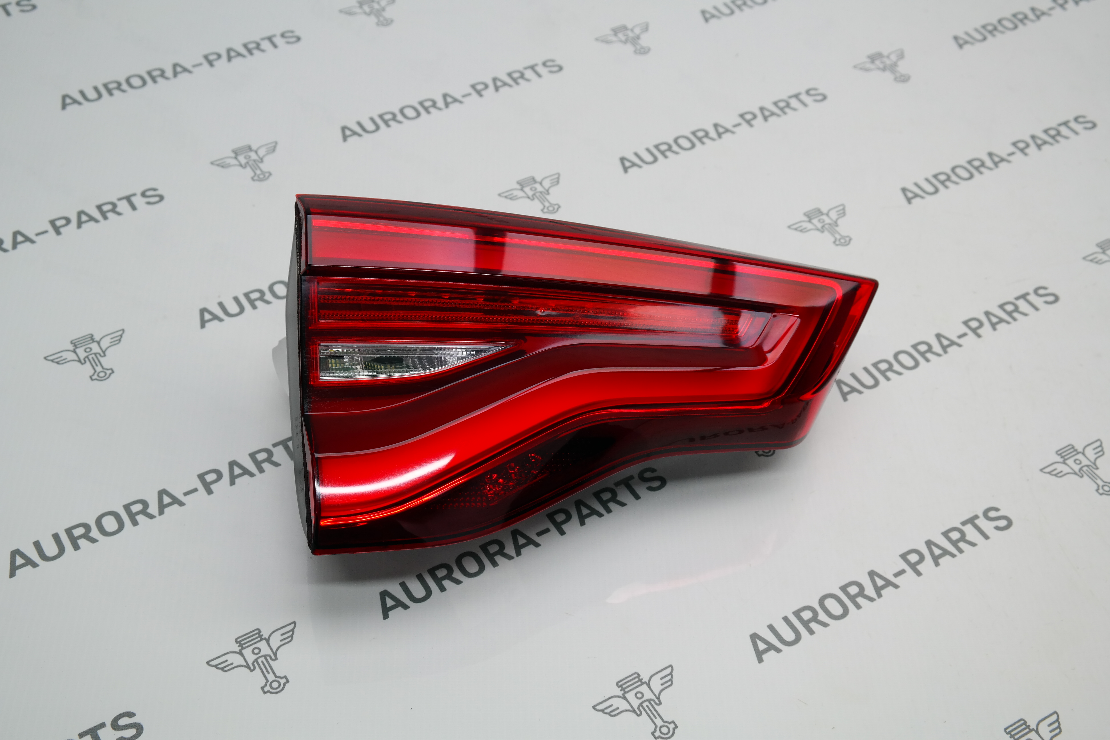 Фонарь задний LH в крышку багажника BMW X3