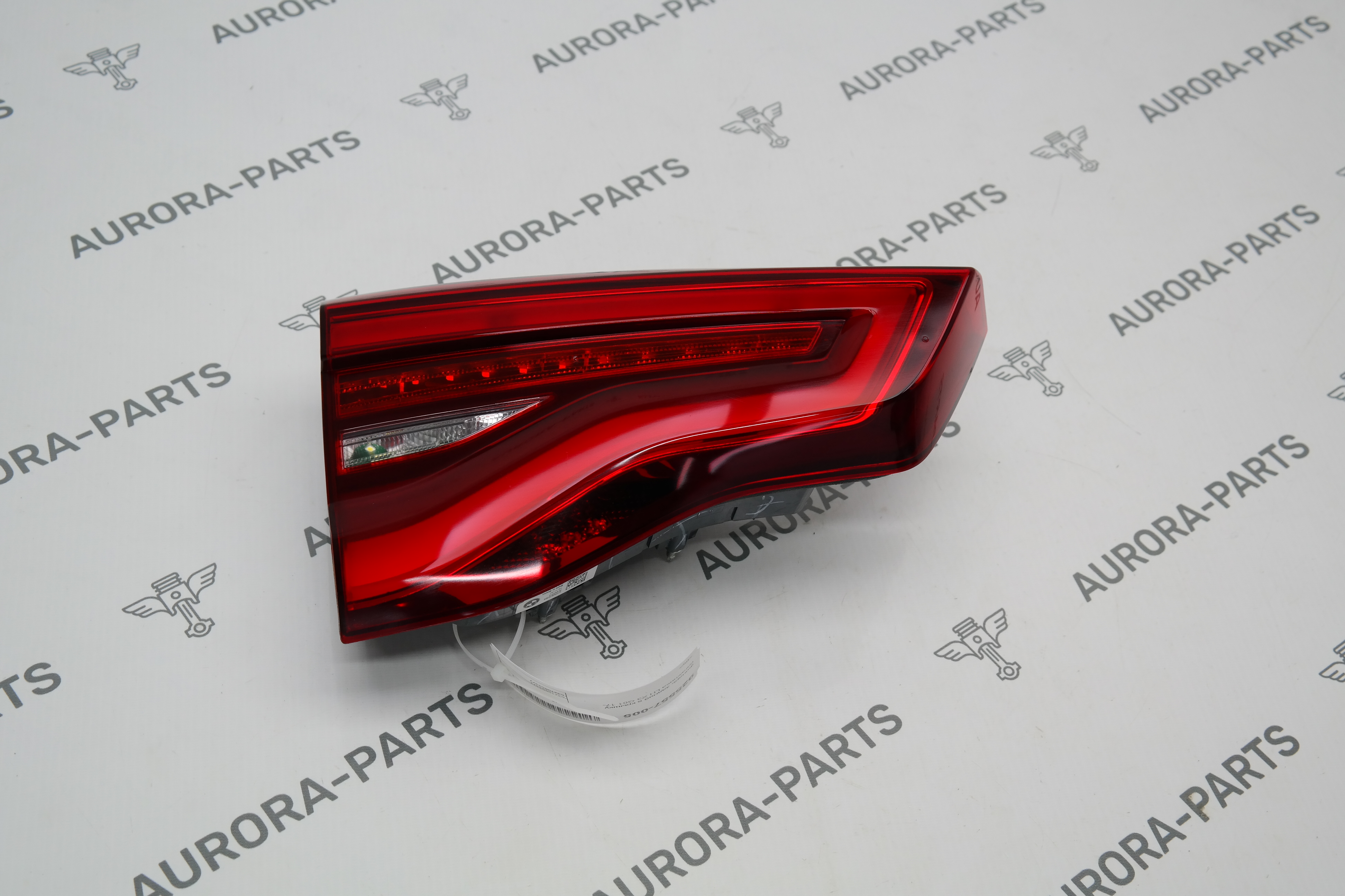 Фонарь задний LH в крышку багажника BMW X3