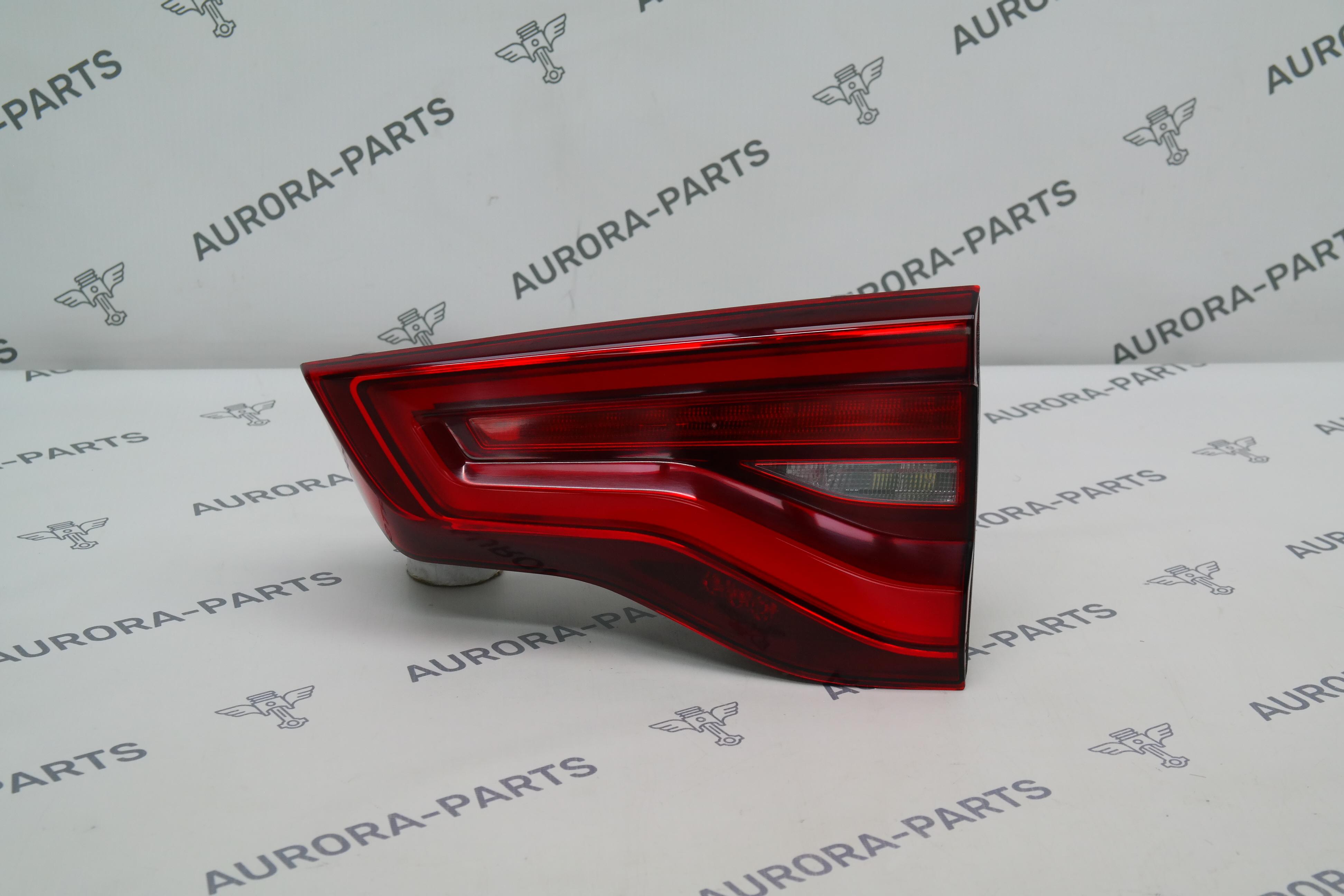 Фонарь задний RH в крышку багажника BMW X3