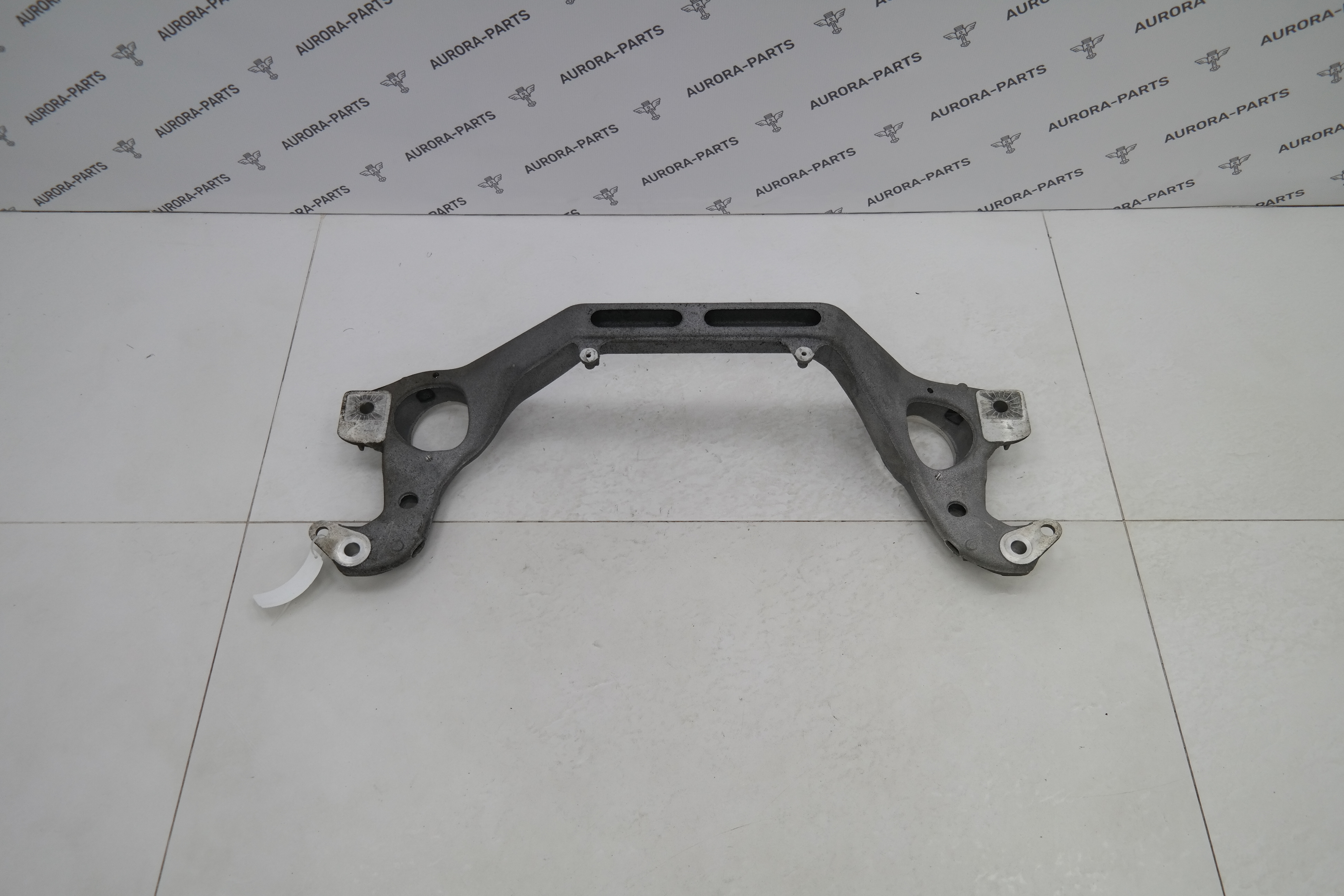 Кронштейн крепления опор двигателя Porsche Cayenne