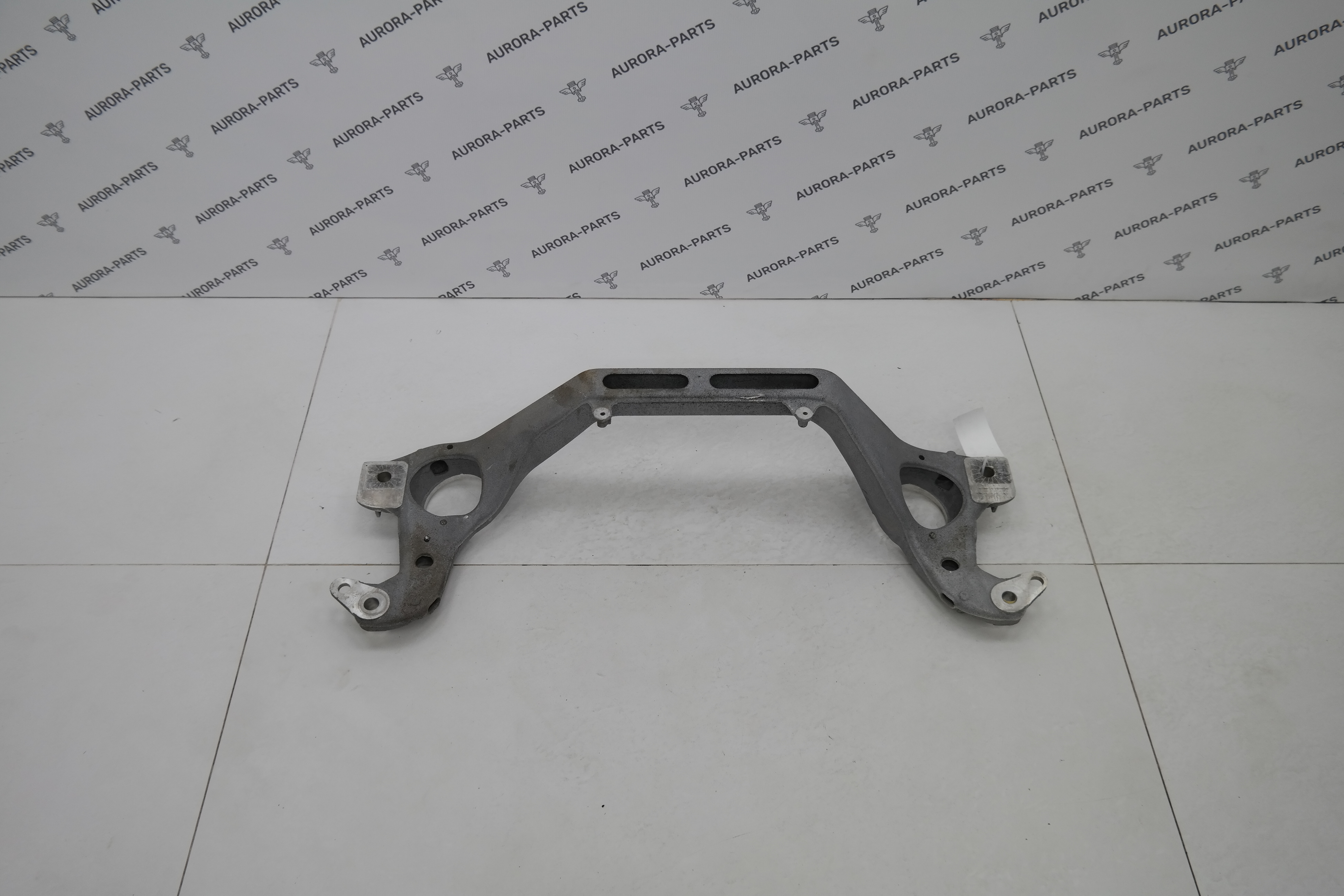 Кронштейн крепления опор двигателя Porsche Cayenne