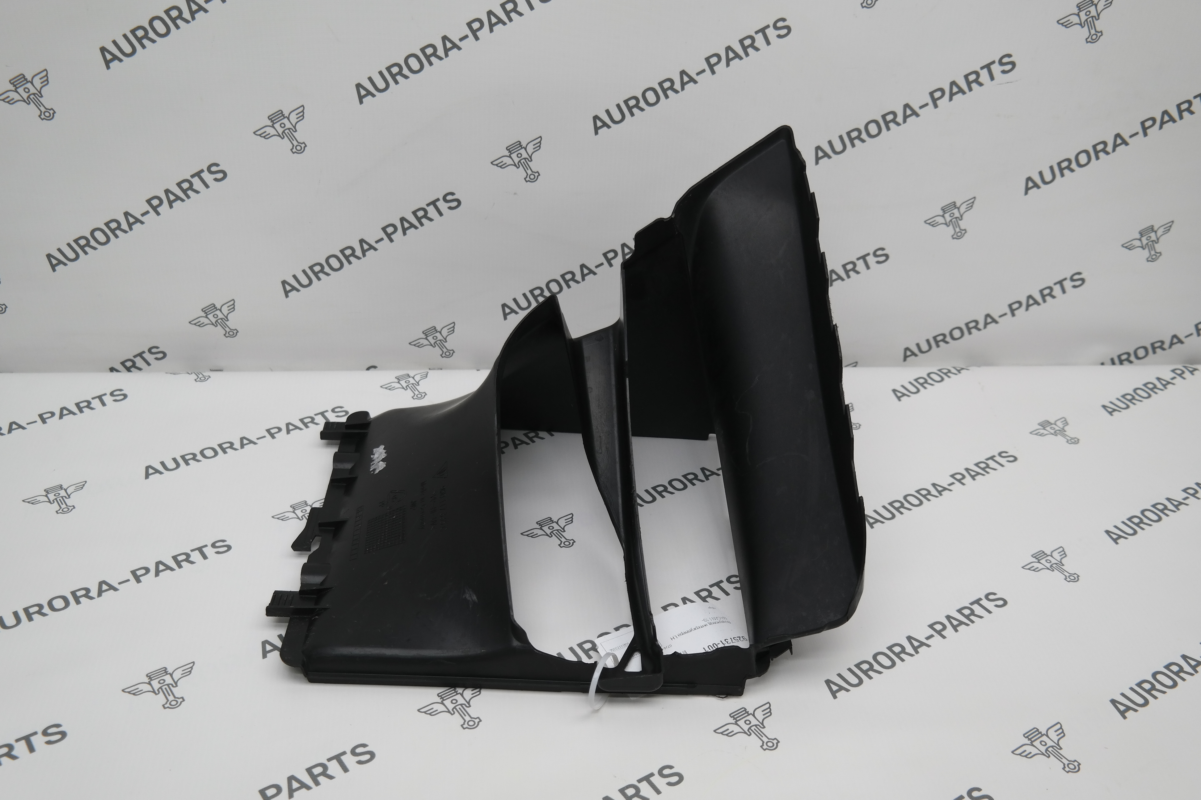 Воздуховод интеркуллера LH Porsche Macan