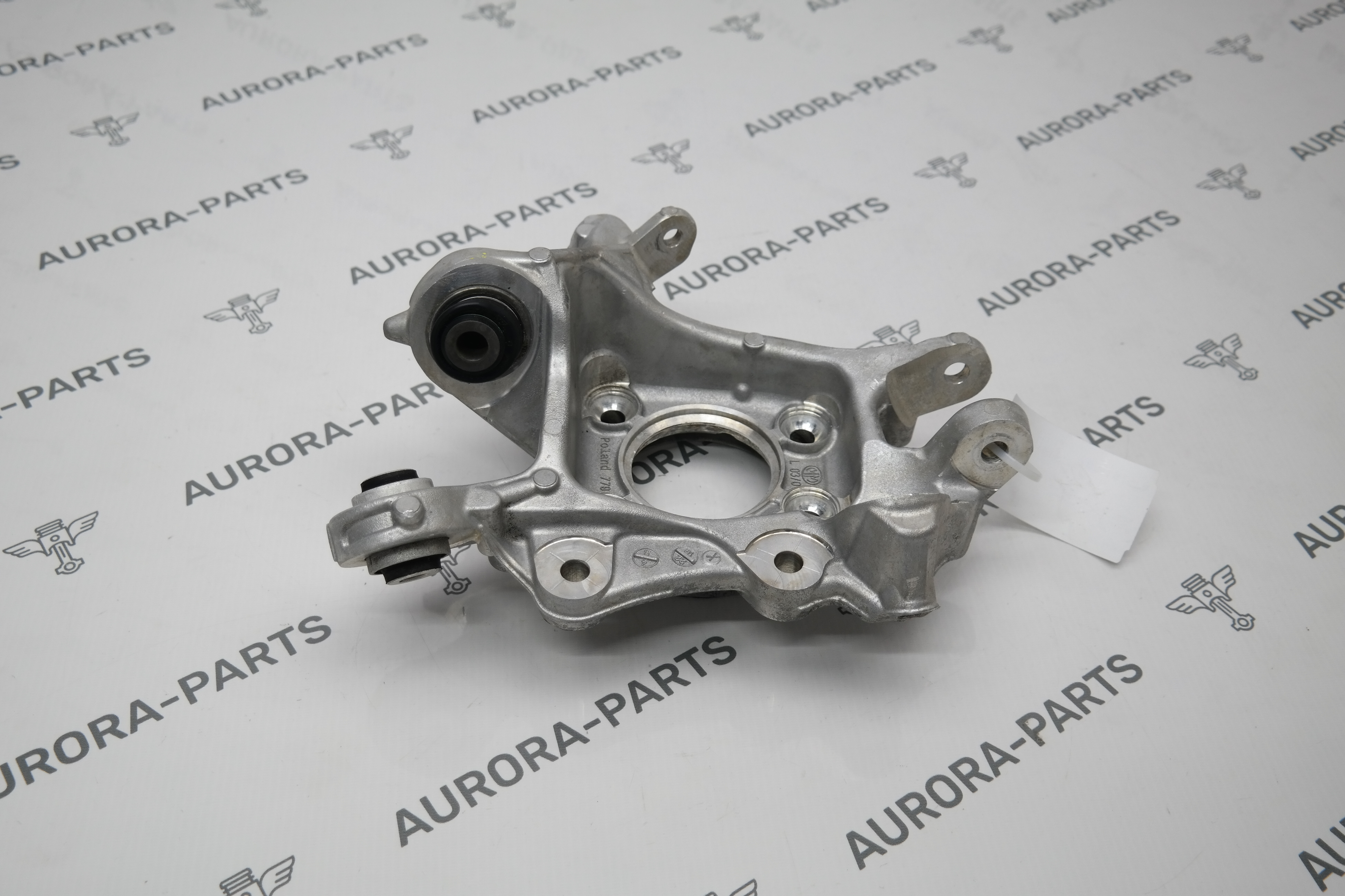 Кулак поворотный задней подвески LH BMW 3-Series