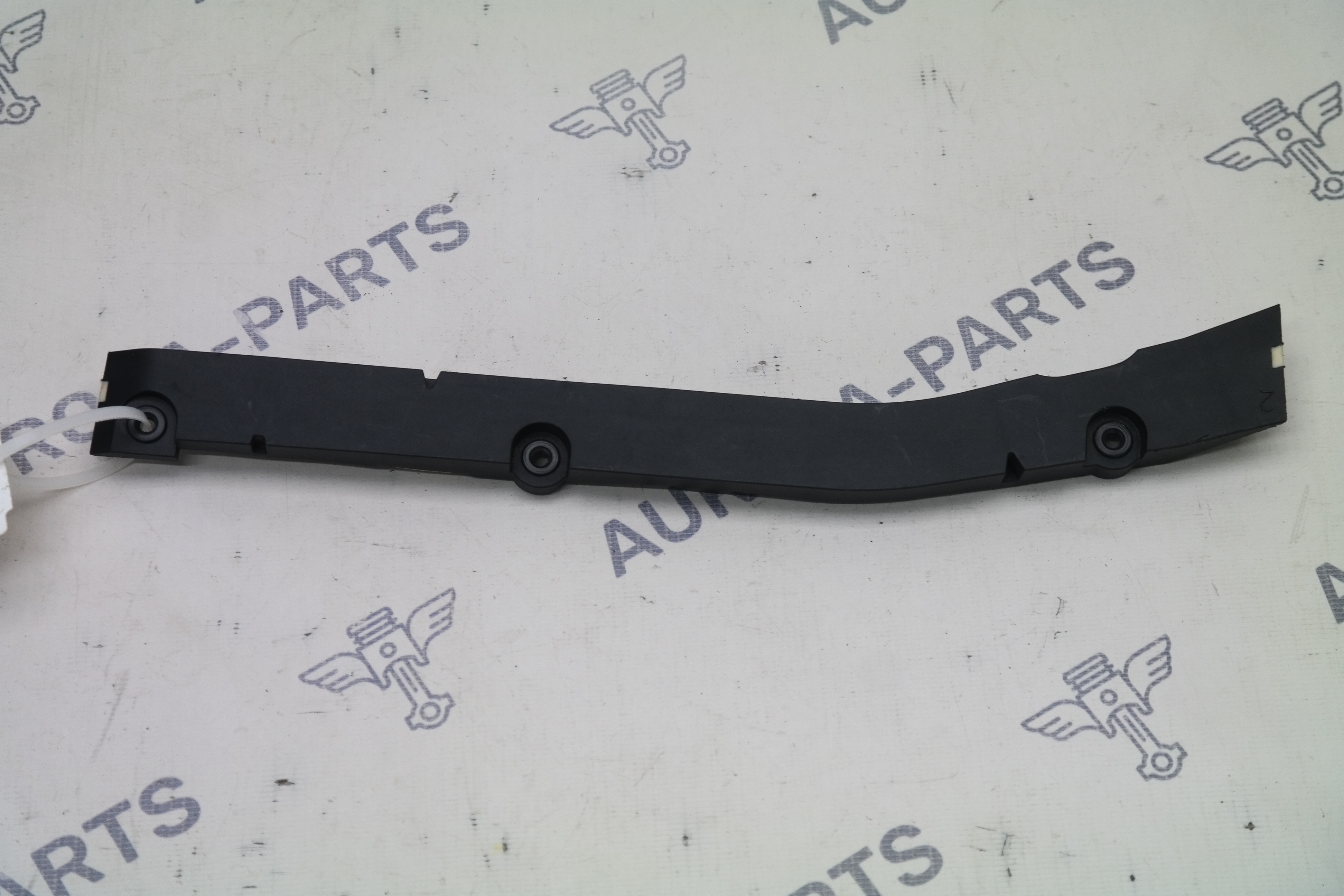 Накладка моторного отсека верхняя LH BMW 3-Series