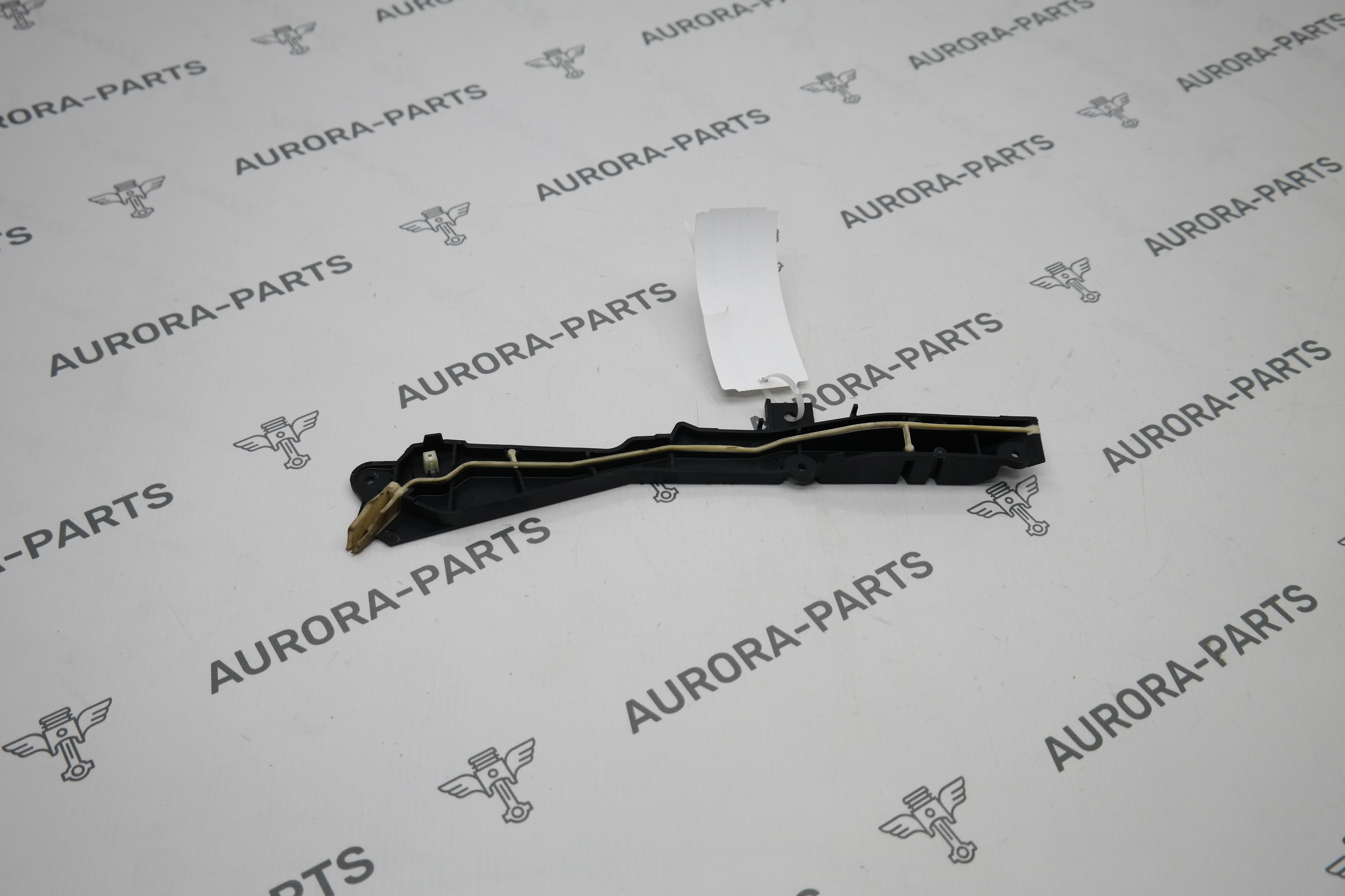 Накладка моторного отсека верхняя RH BMW 3-Series