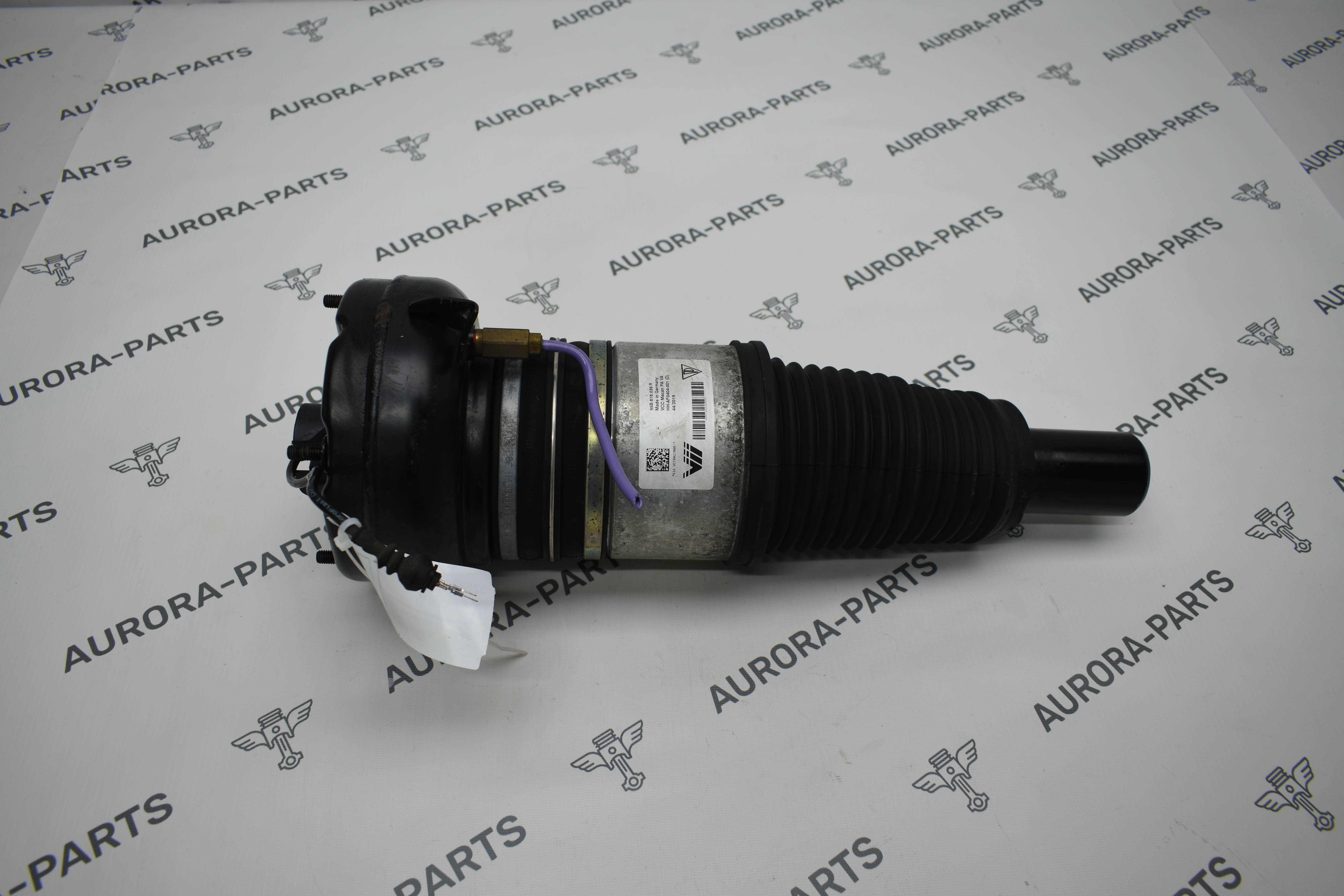 Пневмоамортизатор передней подвески LH=RH Porsche Macan