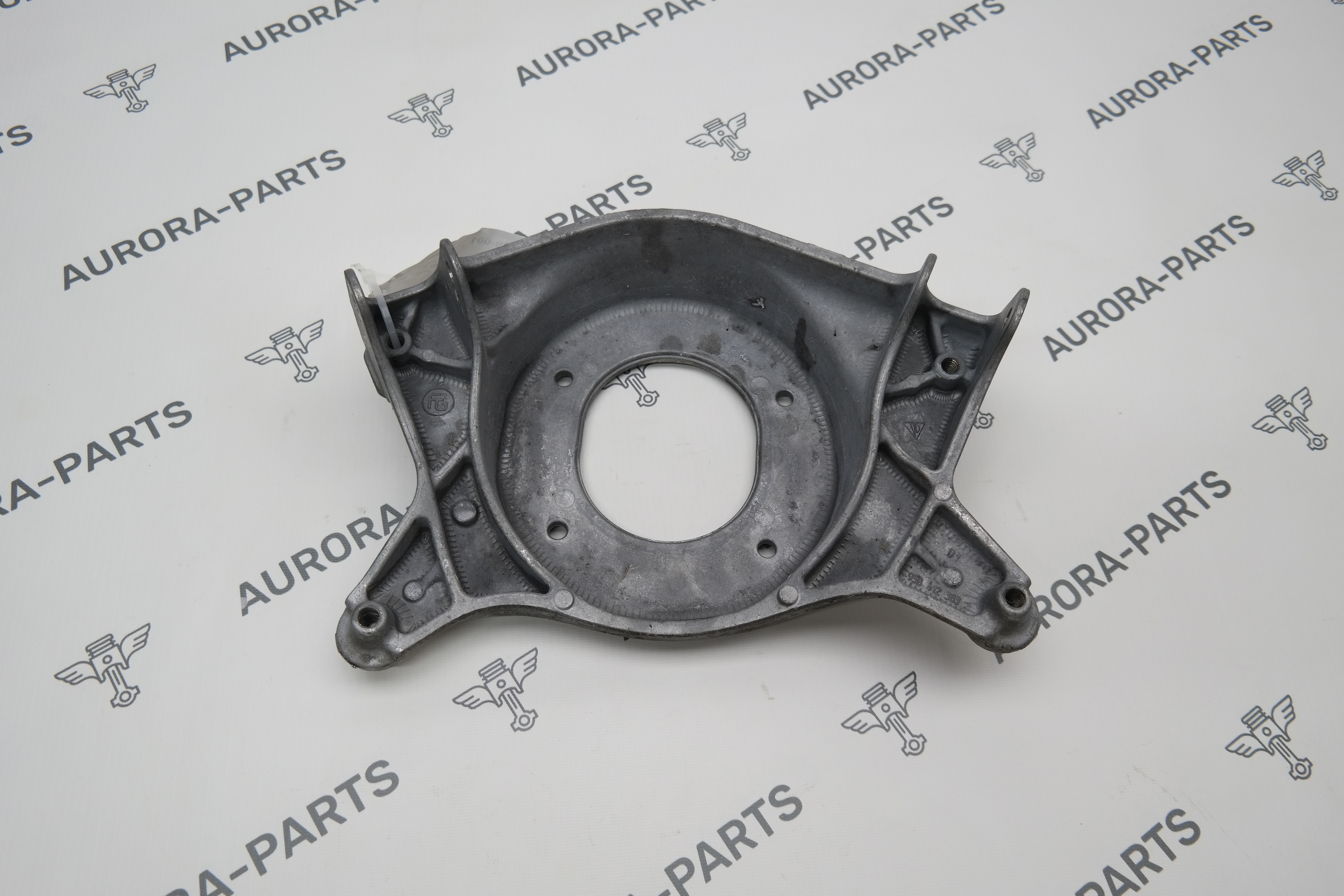 Опора переднего амортизатора LH Porsche Macan