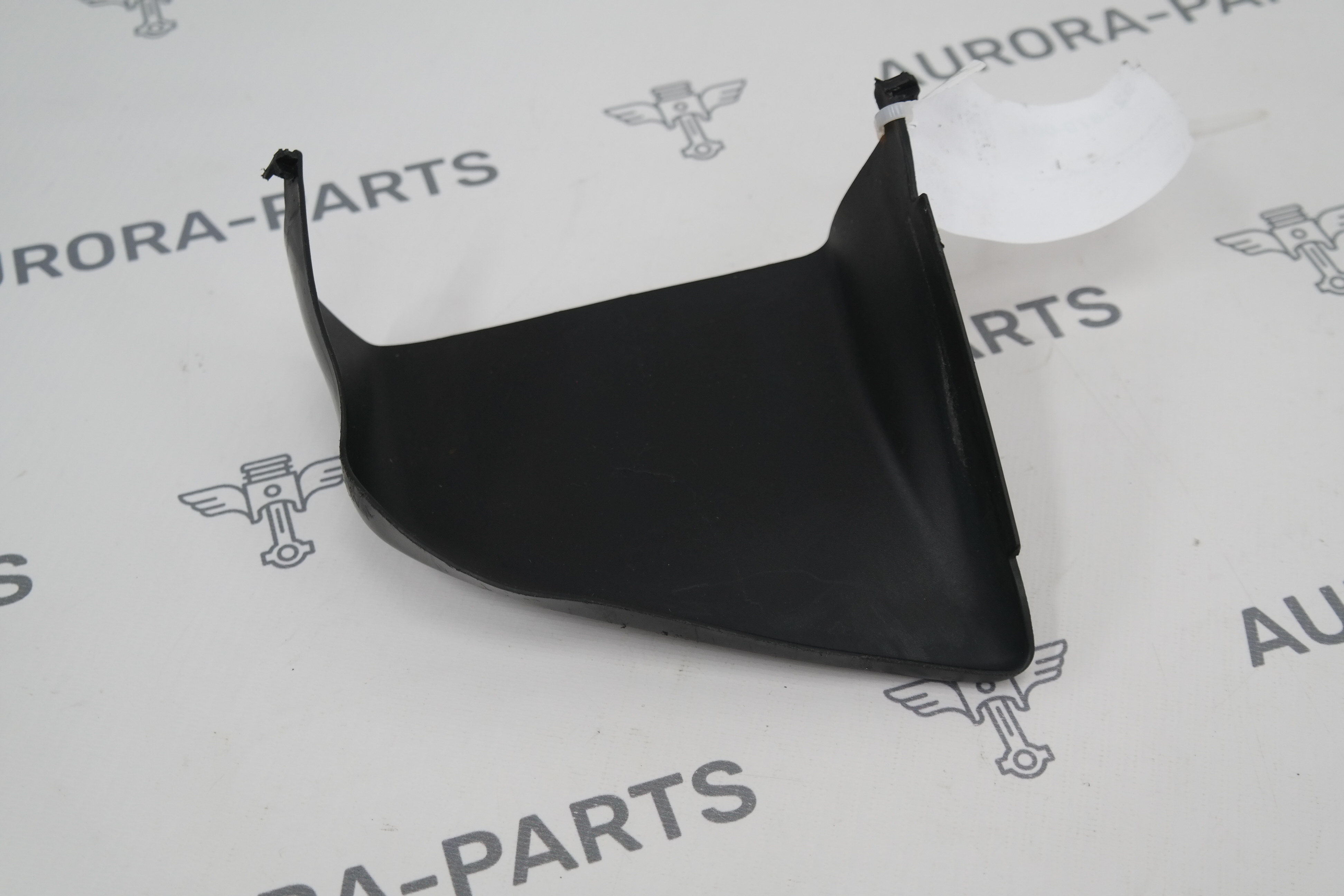 Воздуховод радиатора RH Porsche Macan