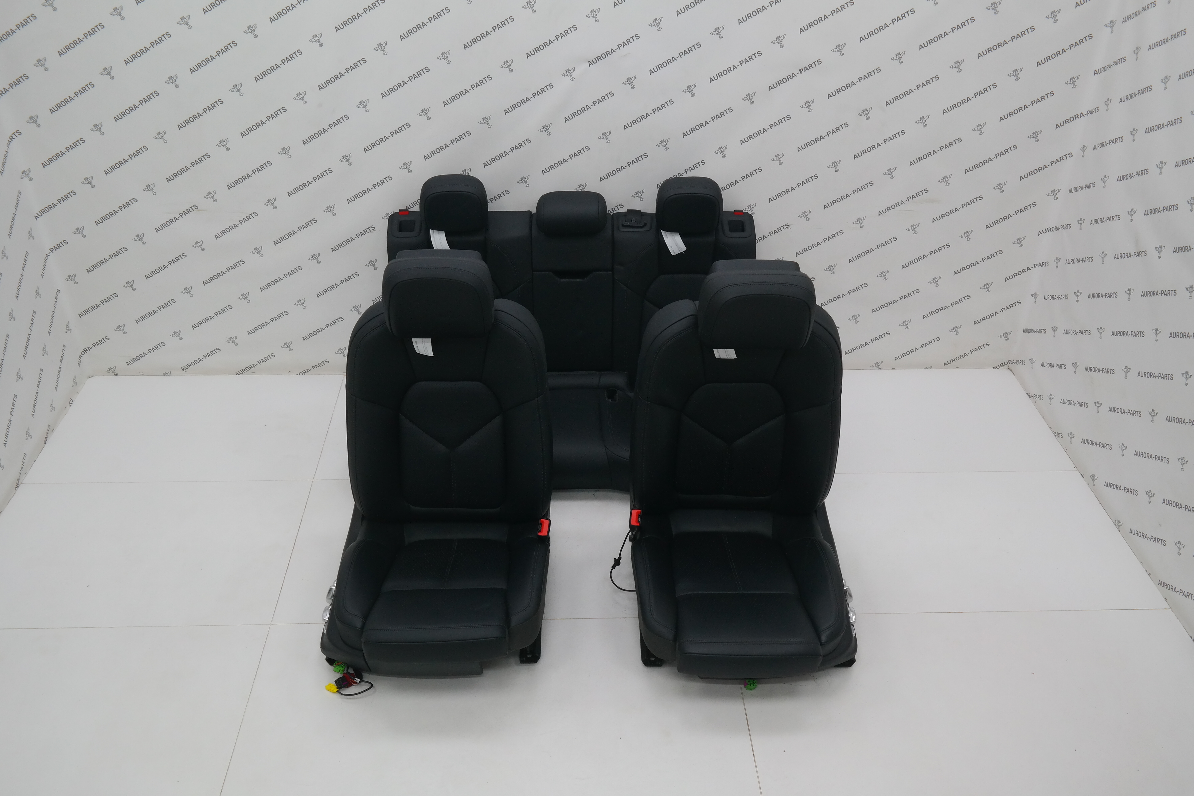 Комплект сидений черная кожа с перфорацией (электро, подогрев) Porsche Macan