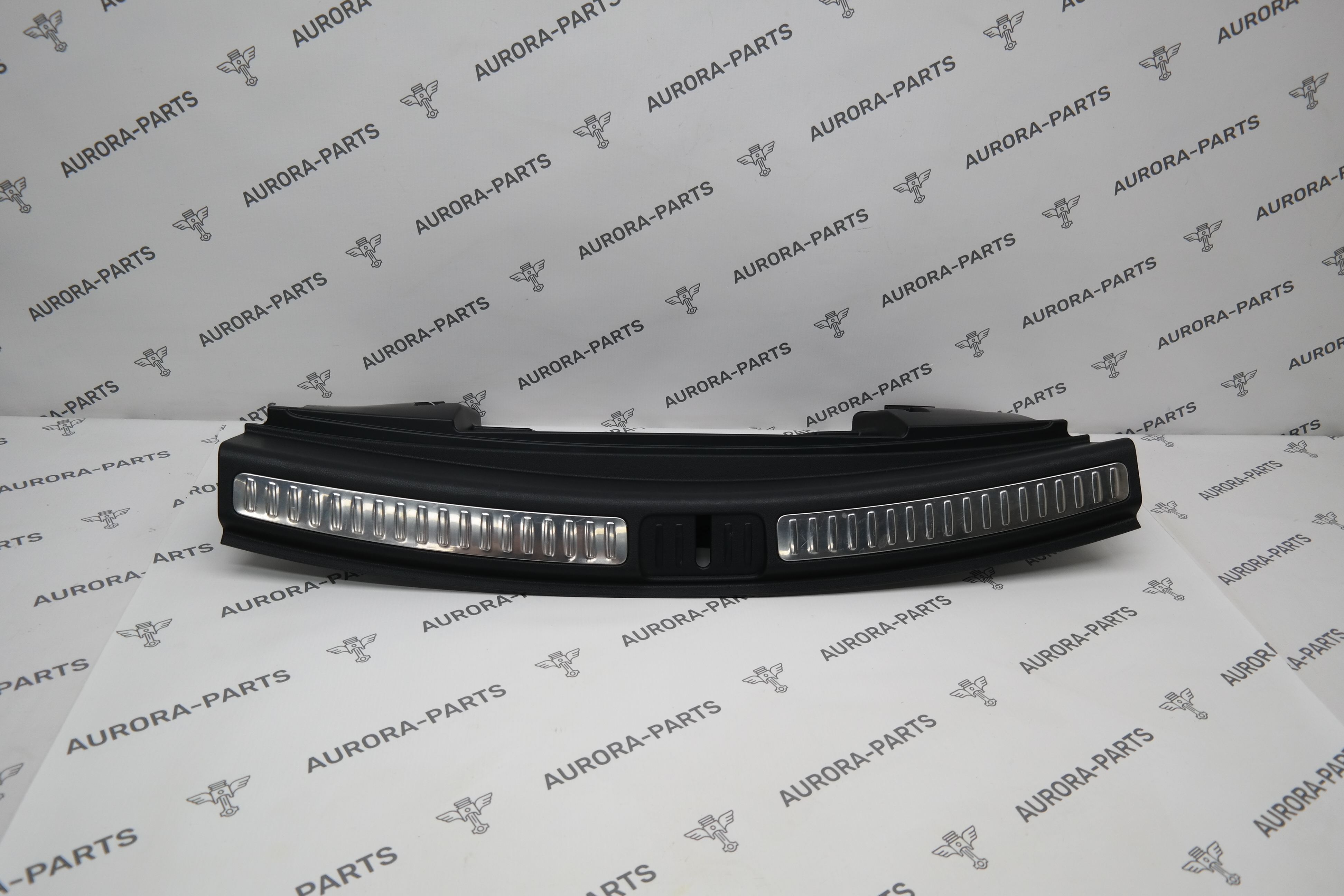 Накладка замка крышки багажника Porsche Macan