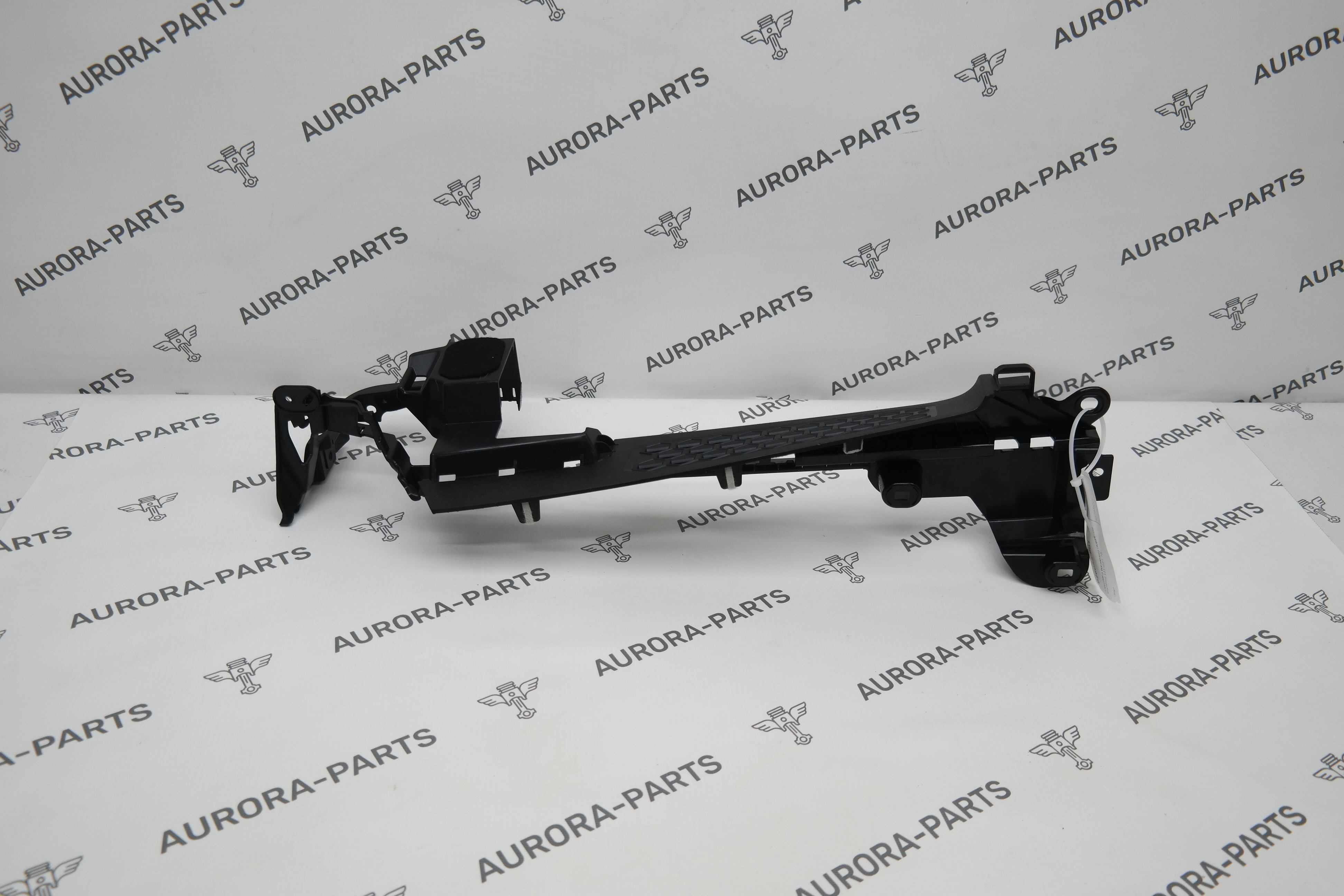 Обшивка багажного отделения верхняя LH BMW 3-Series