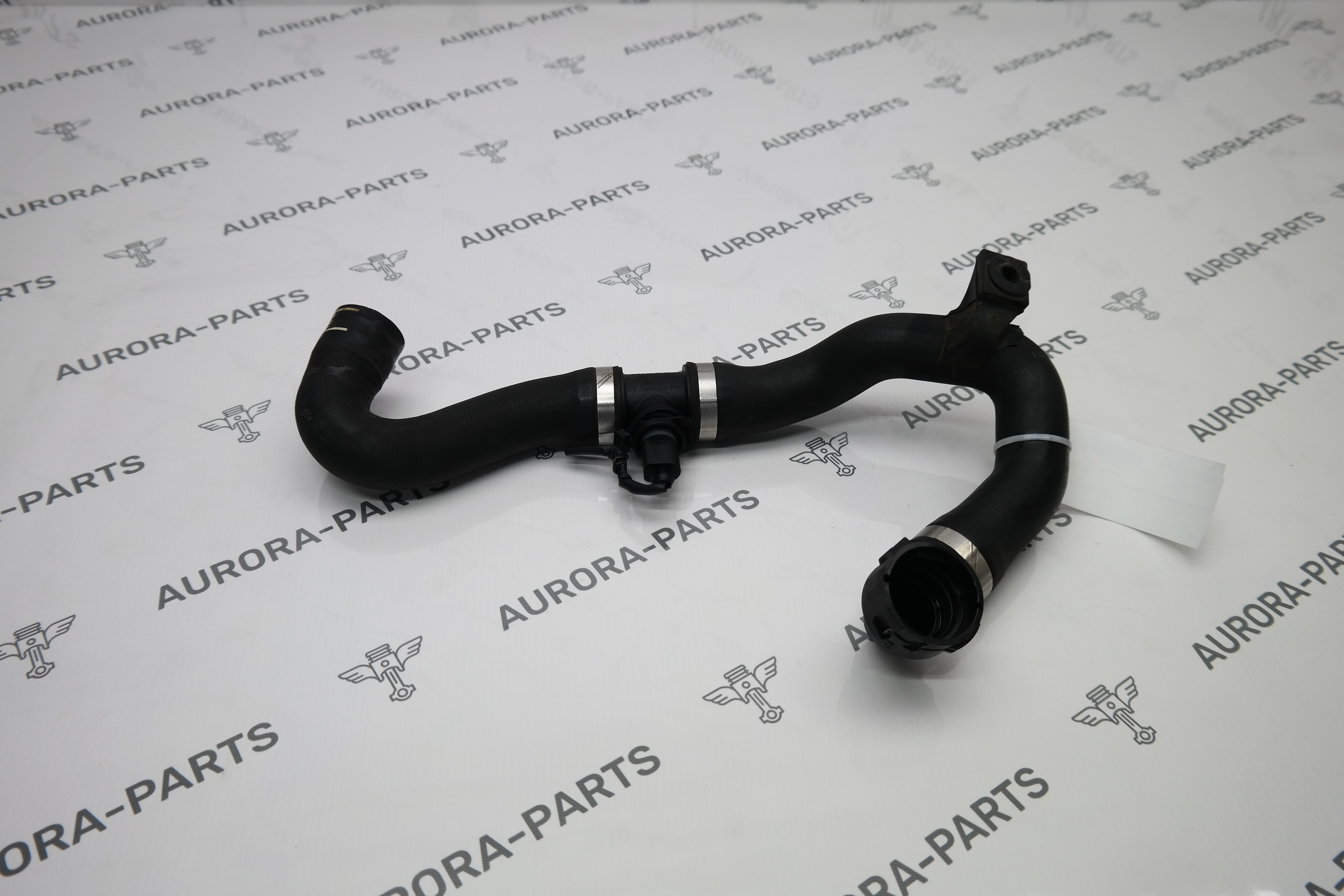 Патрубок системы охлаждения Porsche Cayenne