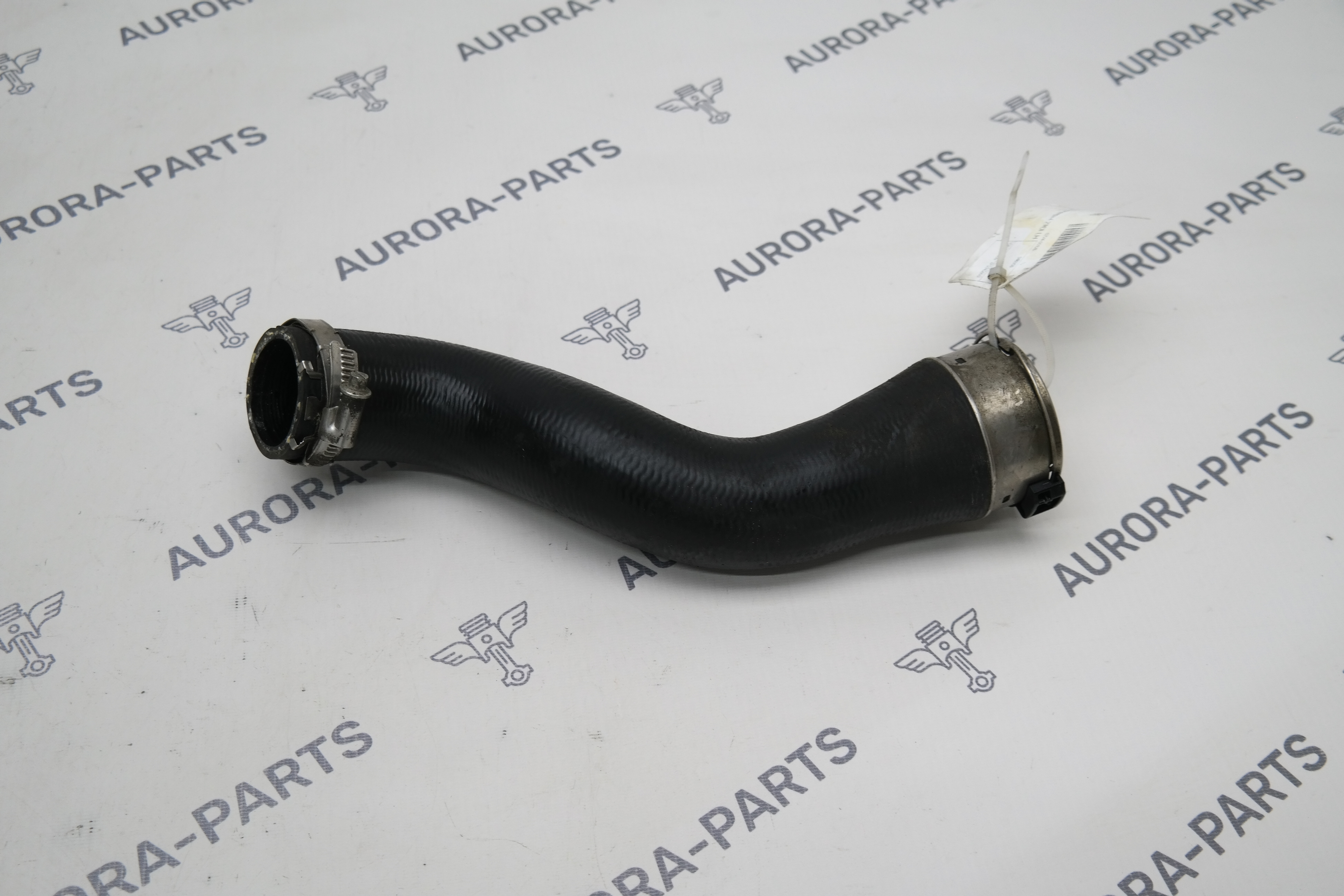 Патрубок интеркулера 4.2TDI LH Porsche Cayenne