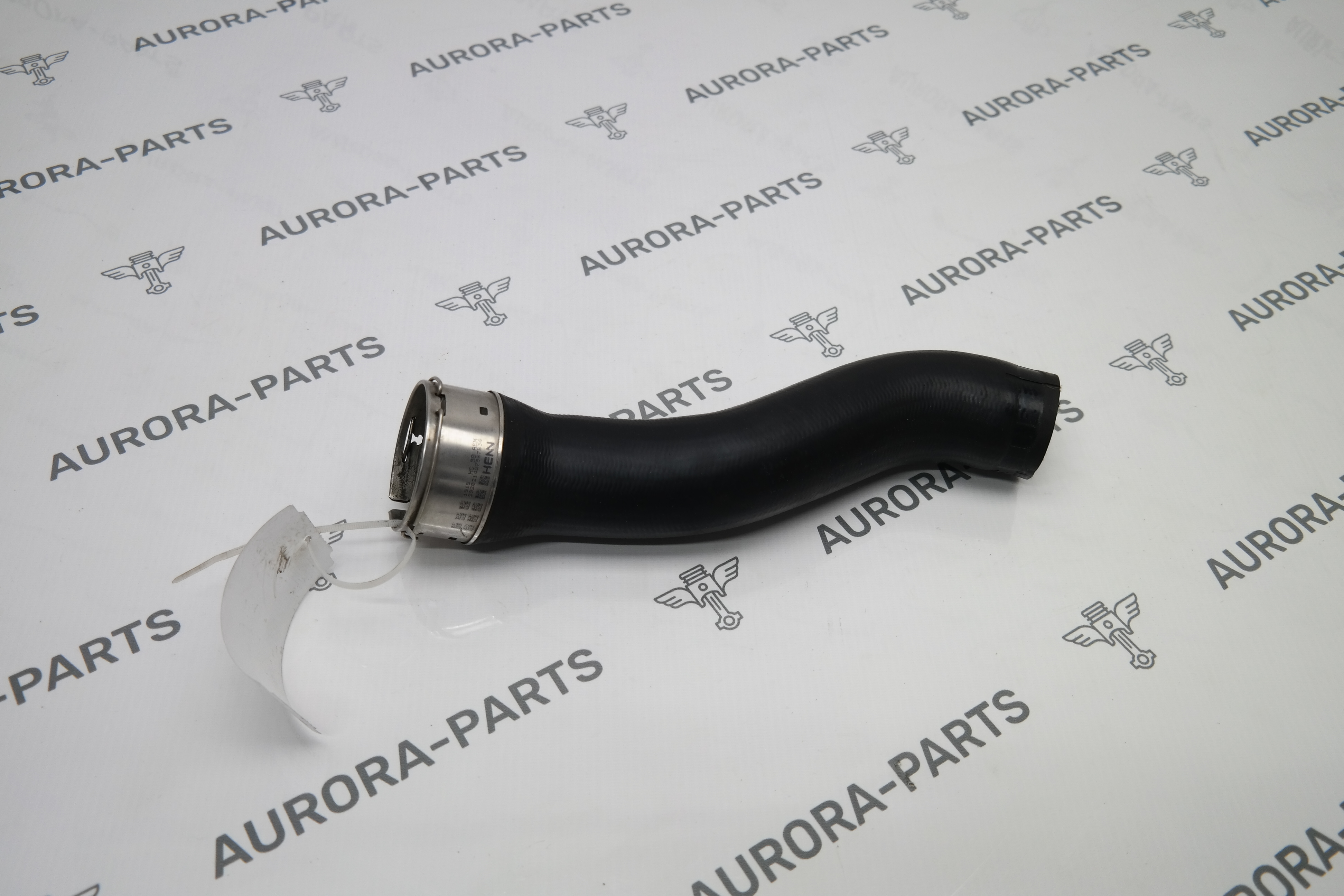 Патрубок интеркулера 4.2TDI RH Porsche Cayenne