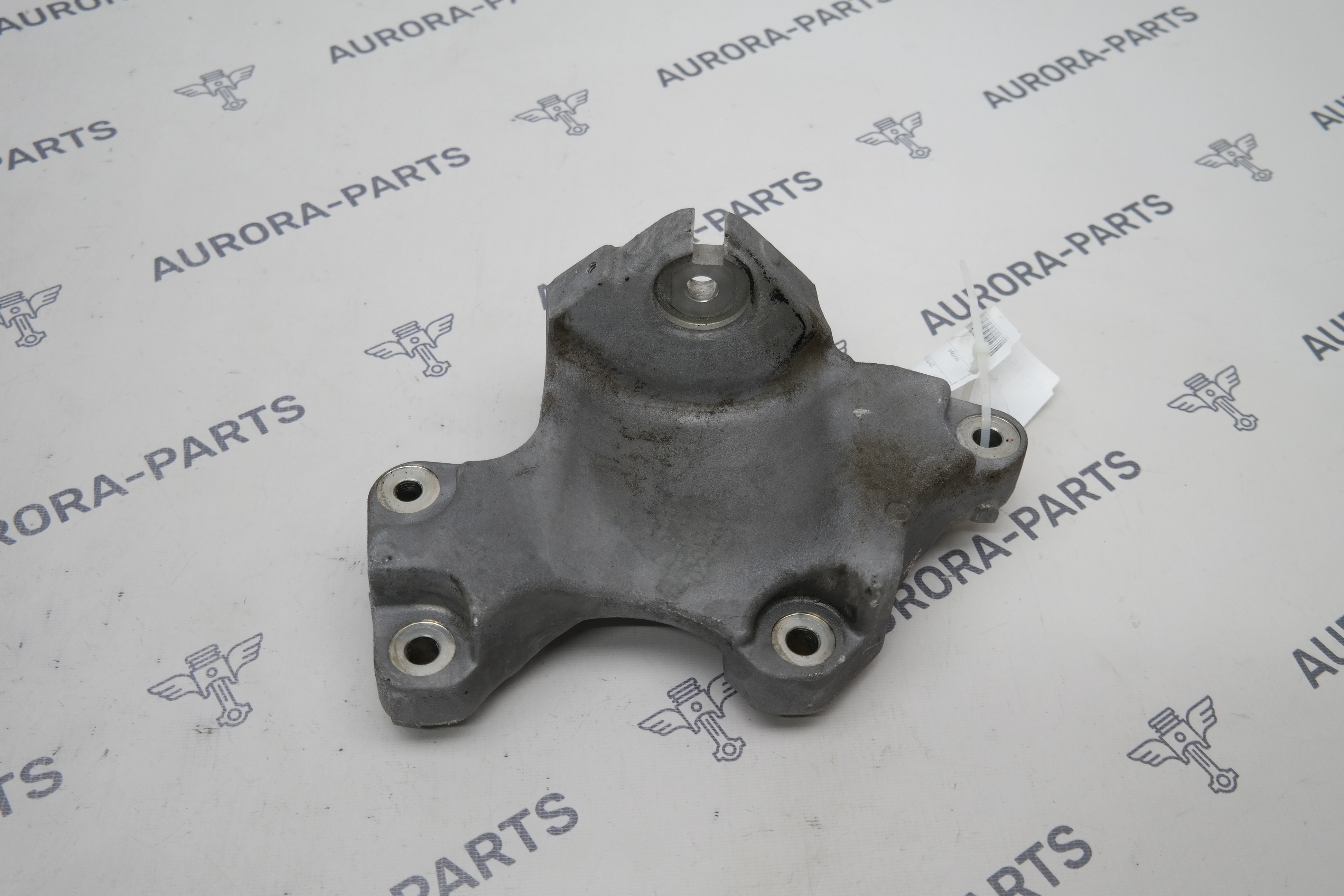 Кронштейн подушки двигателя RH Jeep Wrangler