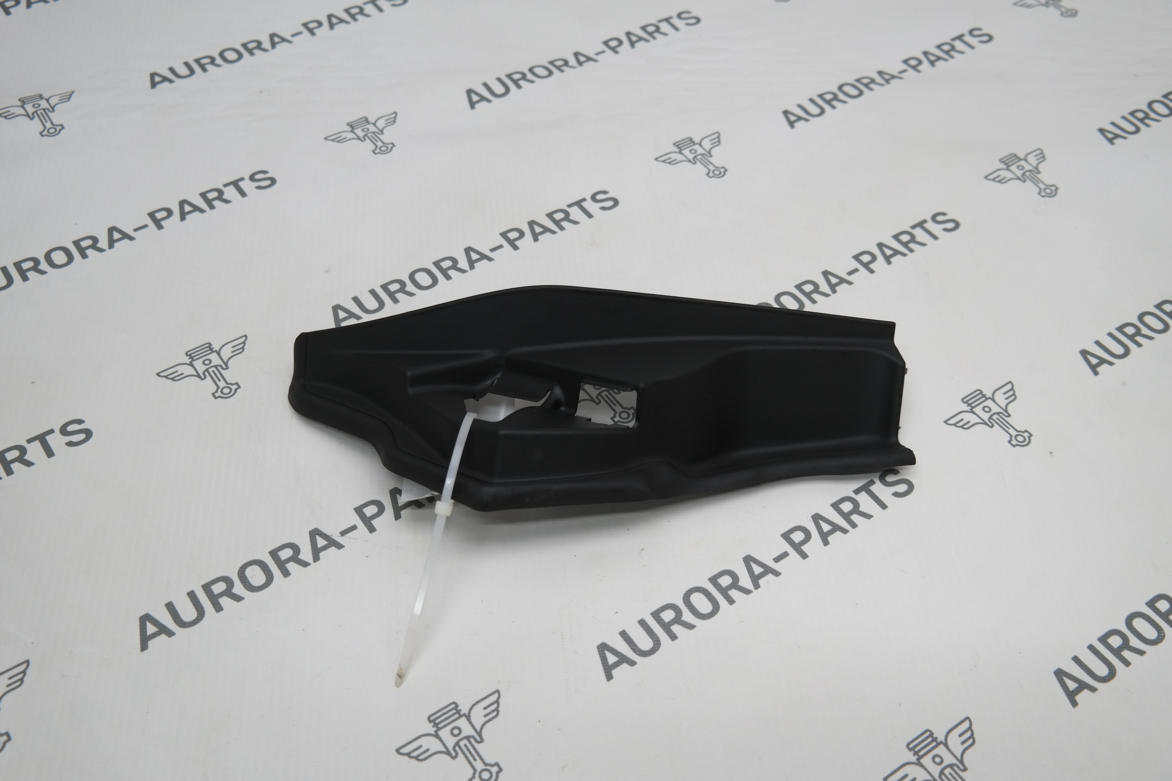 Накладка водосточного желоба крышки багажника LH BMW 3-Series