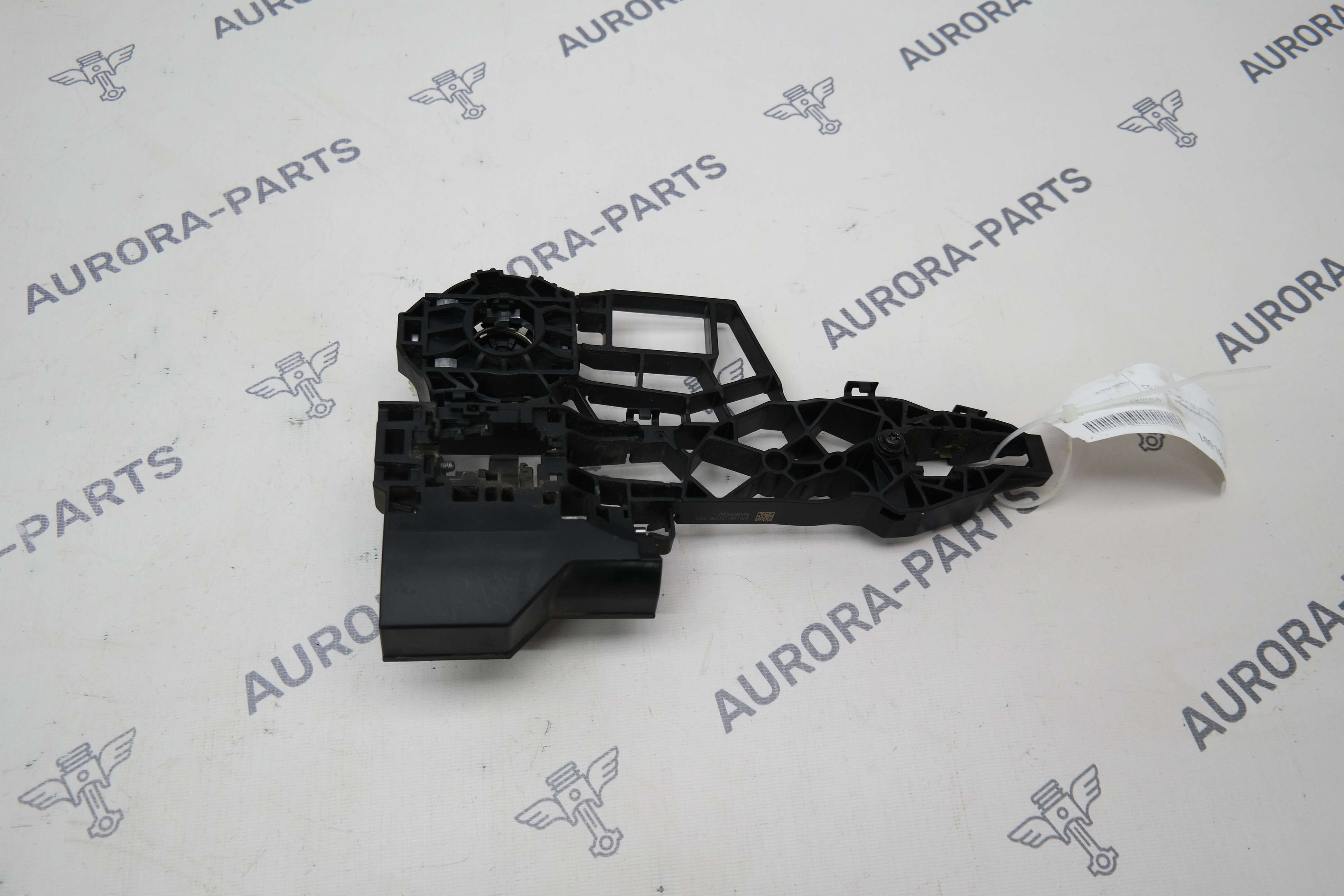 Кронштейн ручки двери передней LH Jeep Wrangler