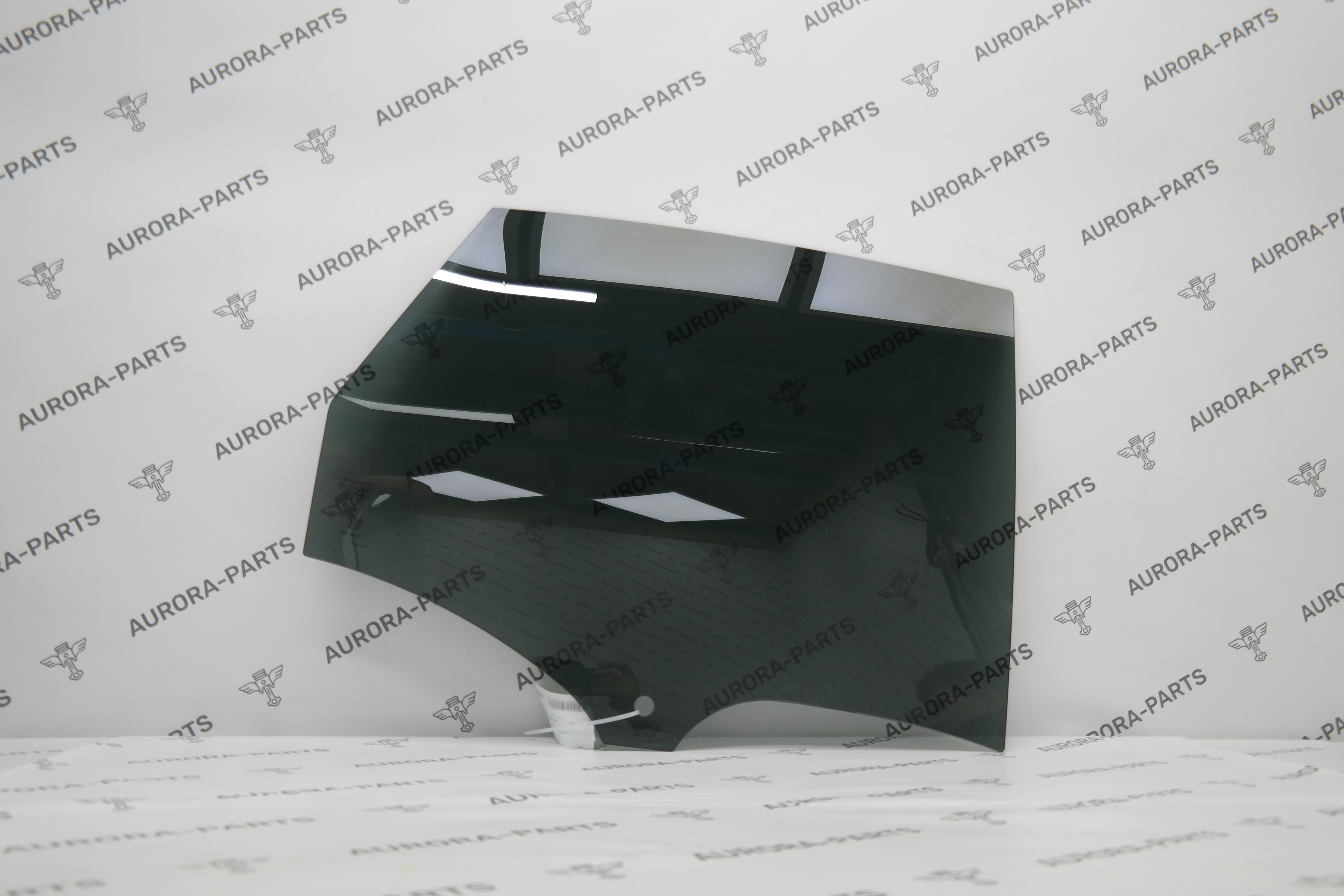 Стекло двери задней RH Porsche Macan