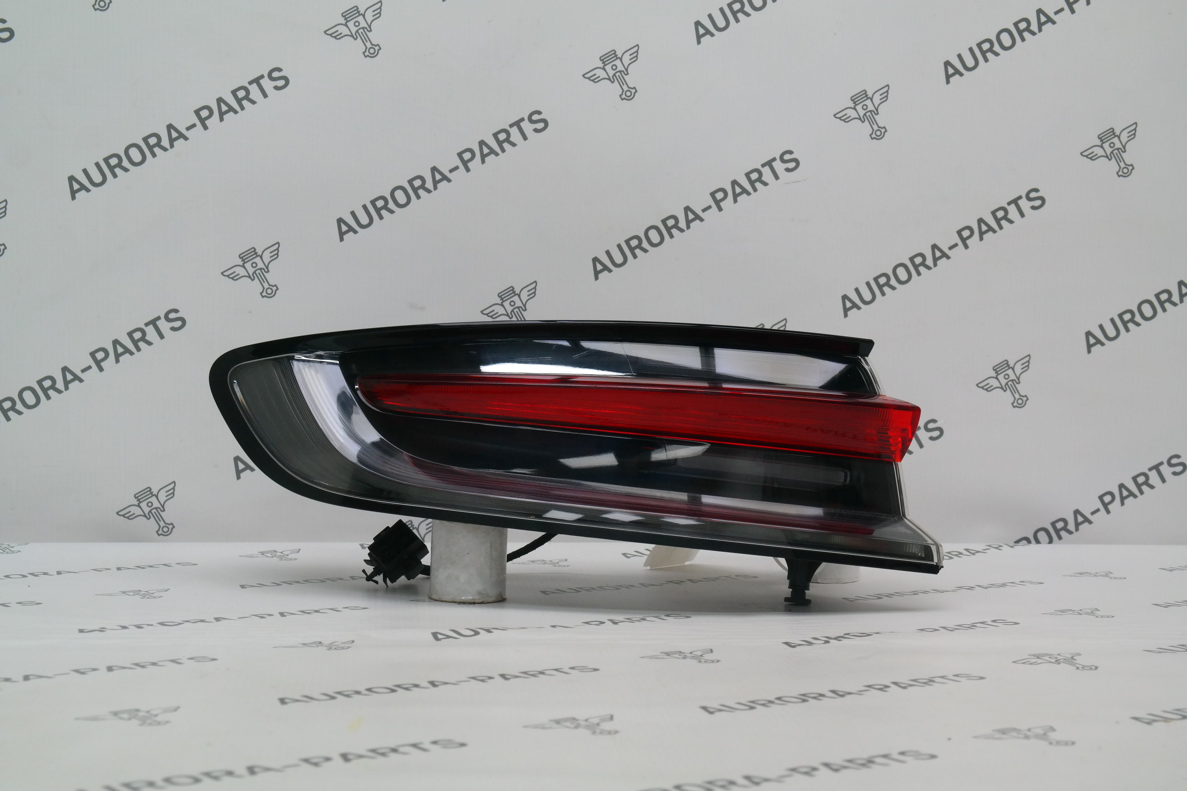 Фонарь задний LH в крыло рестайлинг стандарт 8SA (небольшой скол уголка) Porsche Macan