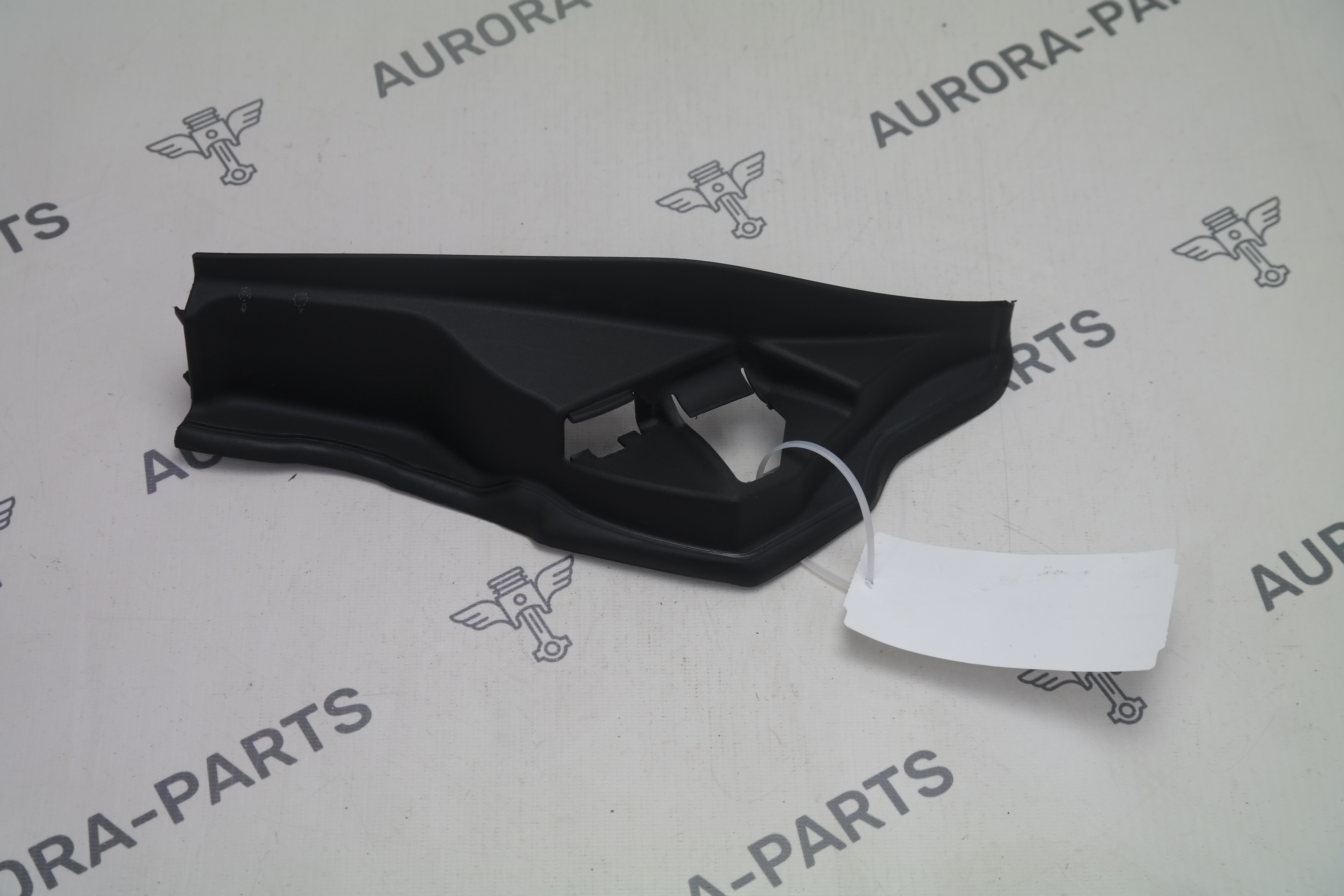 Водосток RH BMW 3-Series