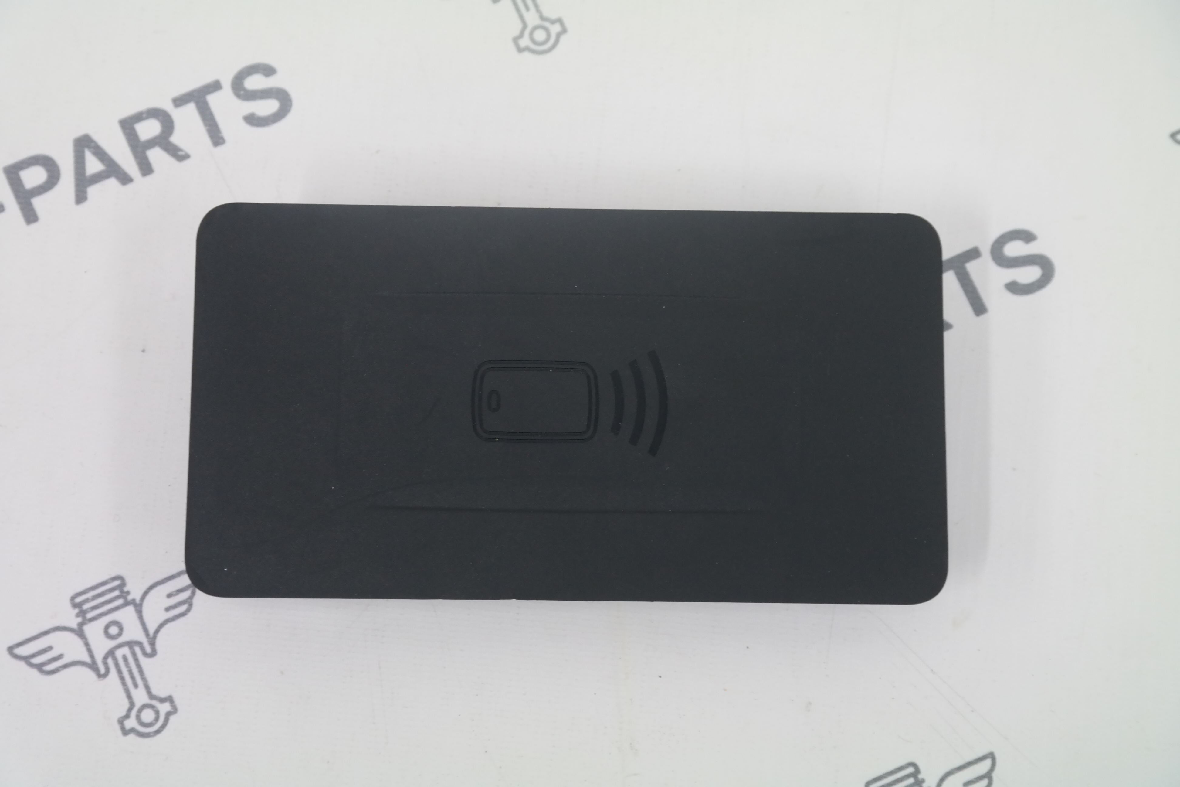 Зарядное устройство (Беспроводное) BMW 3-Series