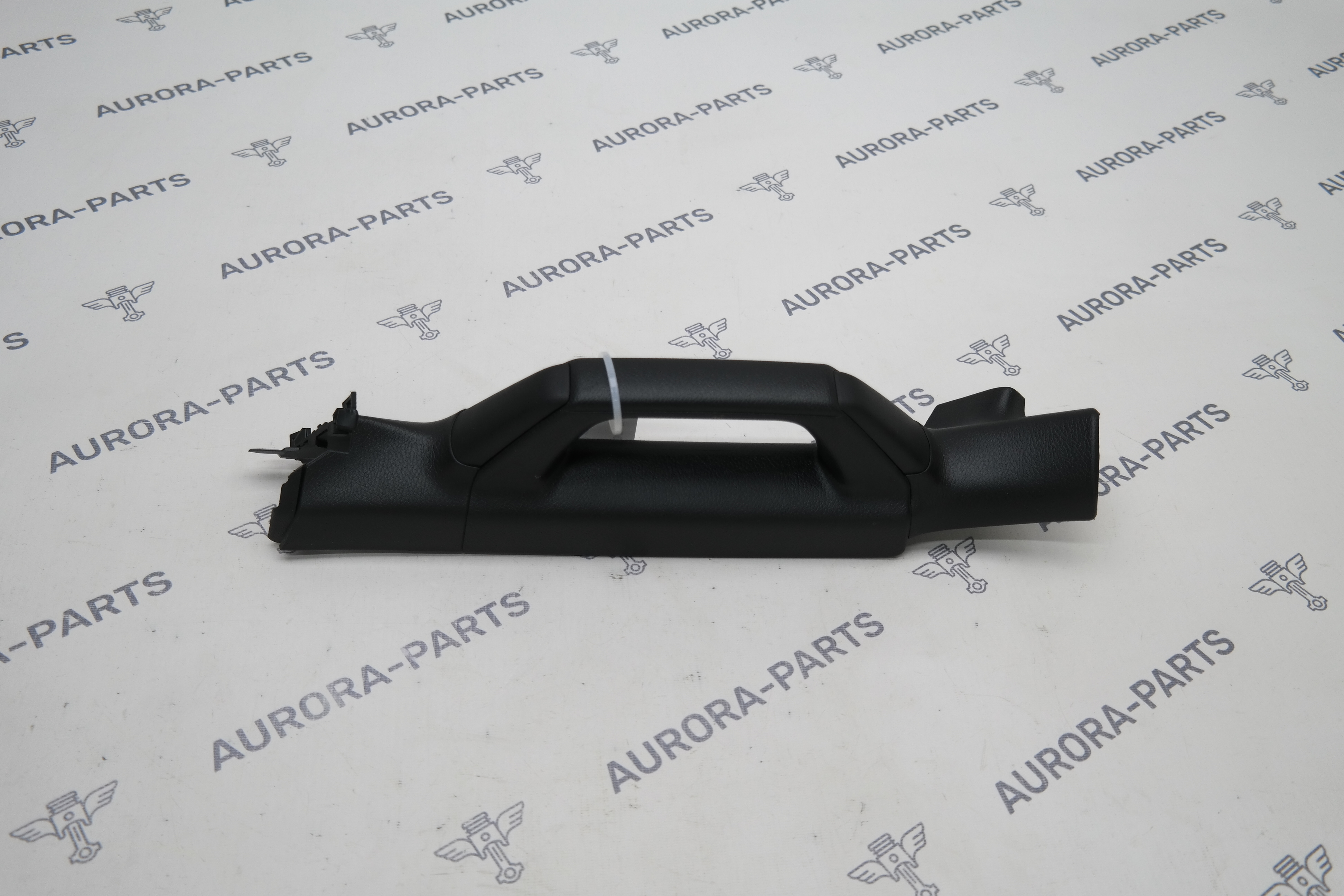 Обшивка стойки A RH Jeep Wrangler