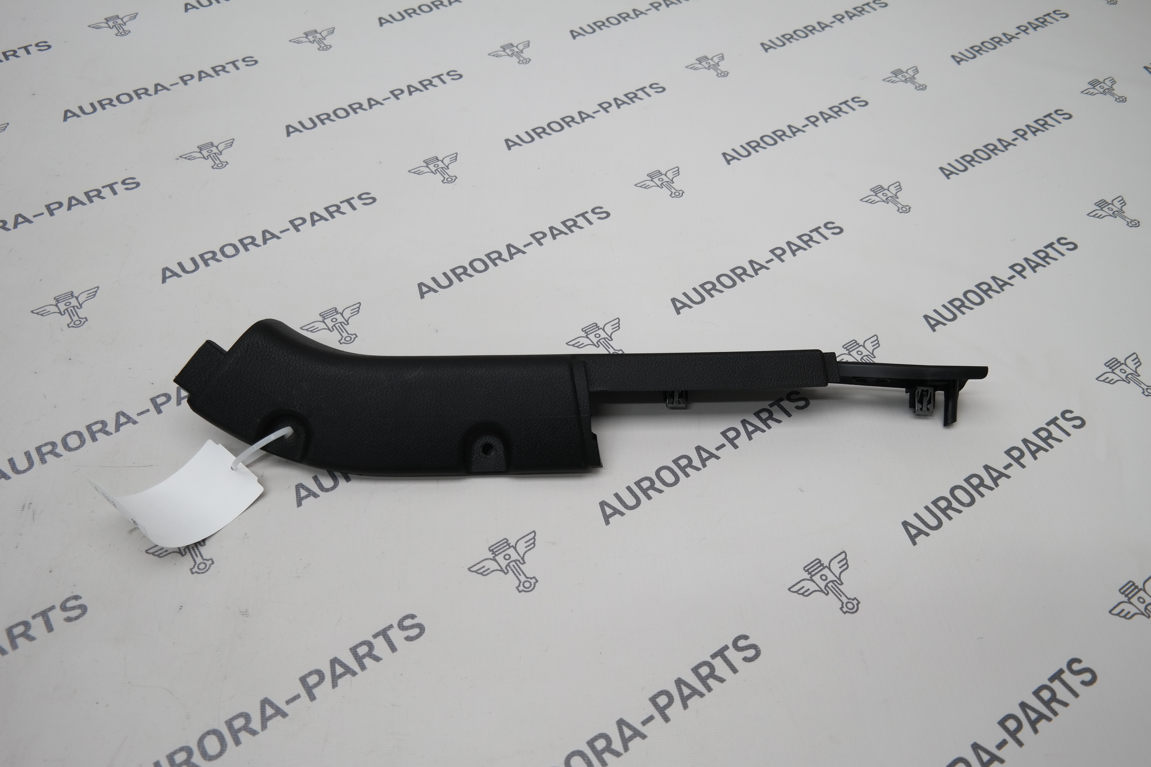 Обшивка стойки багажного отделения RH Jeep Wrangler