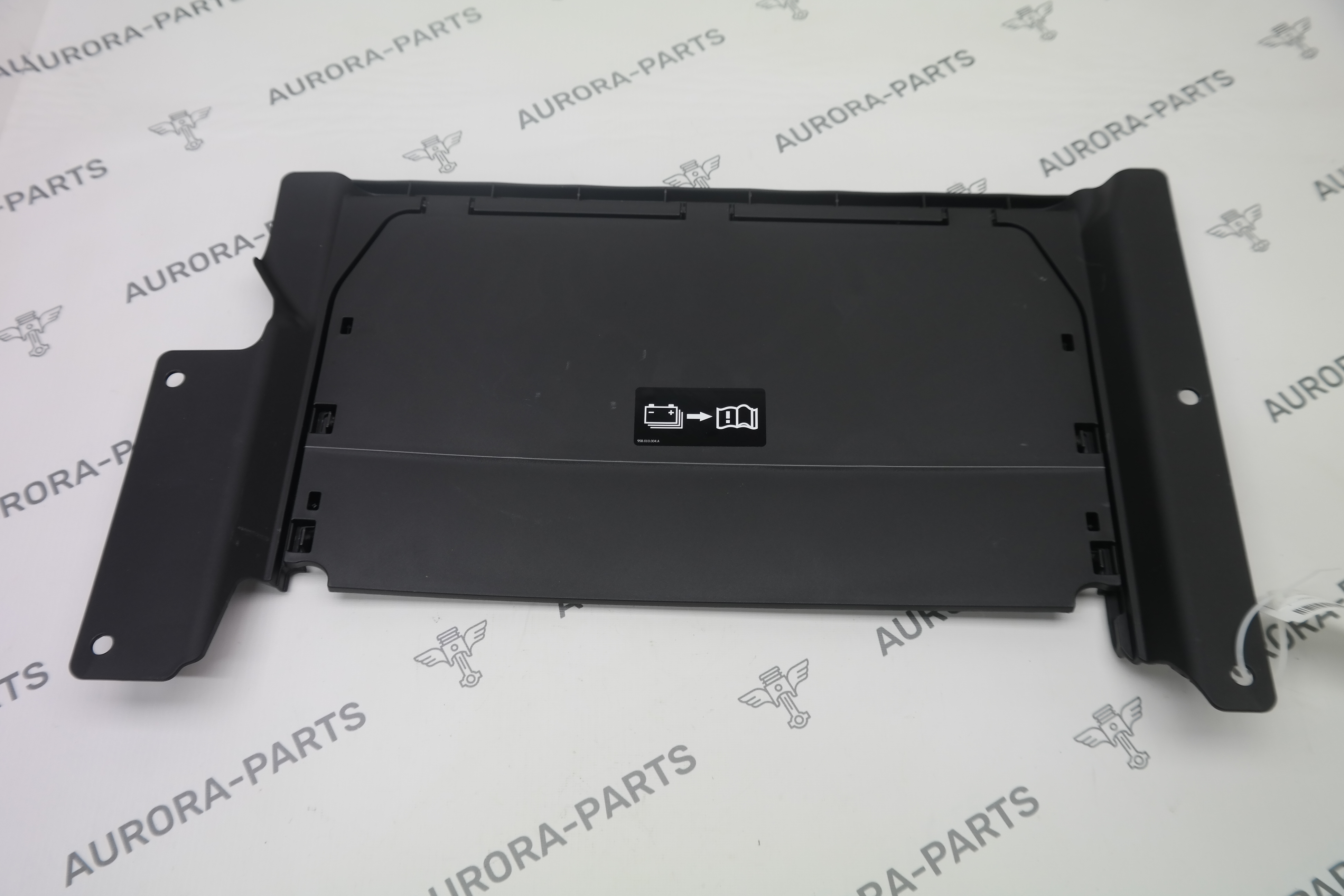 Крышка отсека АКБ Porsche Macan