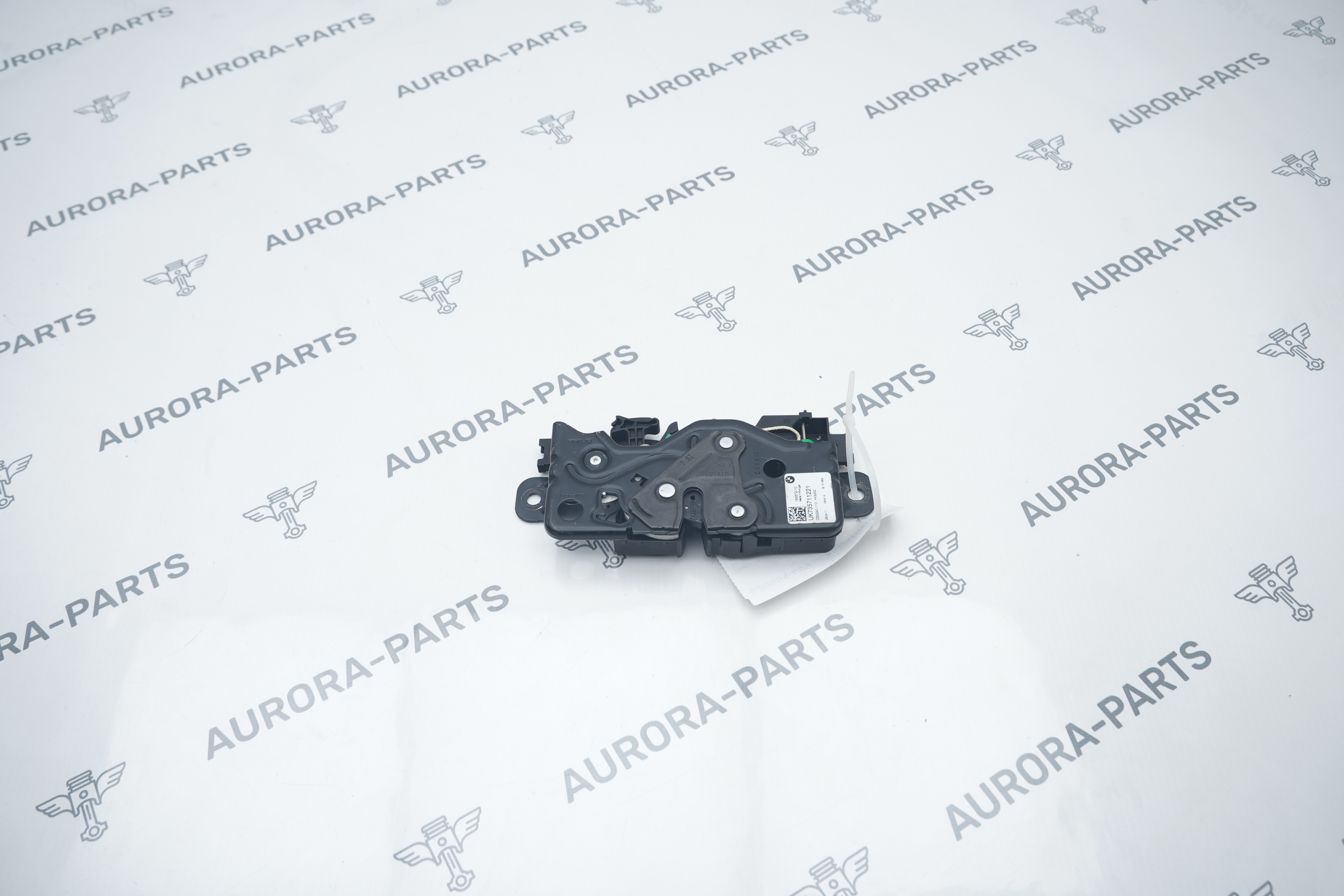 Замок крышки багажника BMW 3-Series