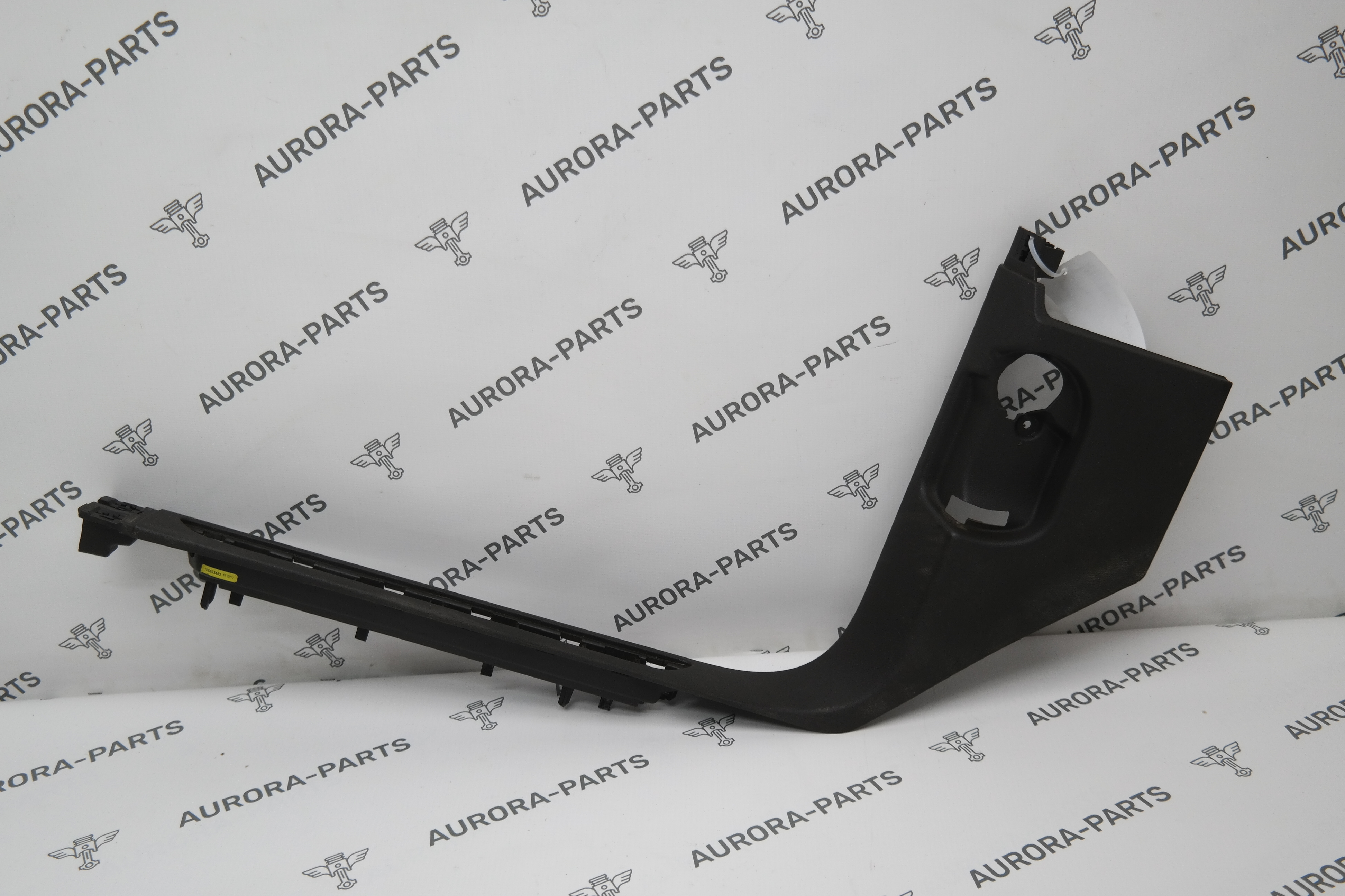 Накладка переднего порога внутренняя LH Porsche Cayenne