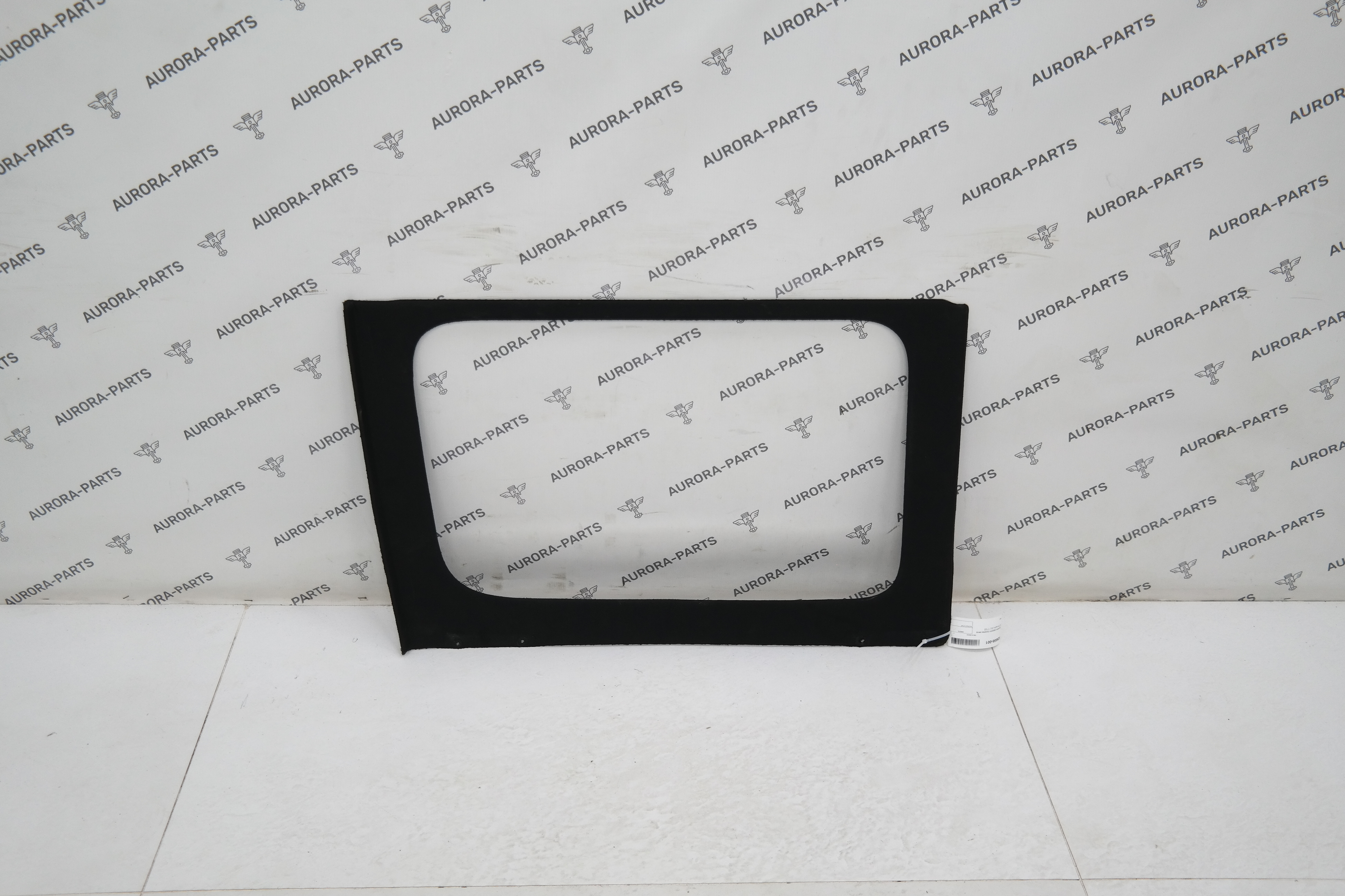 Обшивка заднего проема окна RH Jeep Wrangler