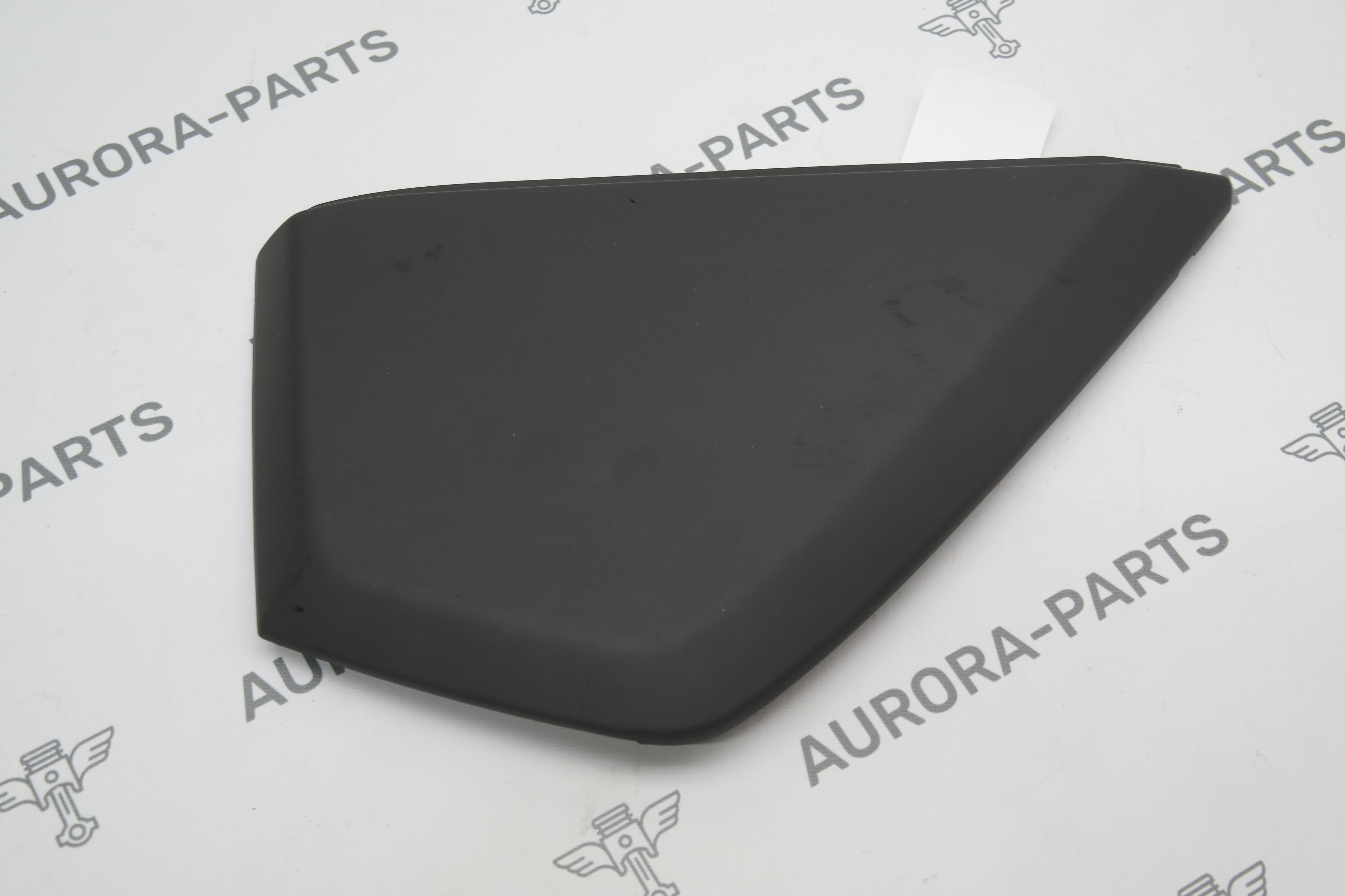 Накладка торпеды RH Porsche Cayenne