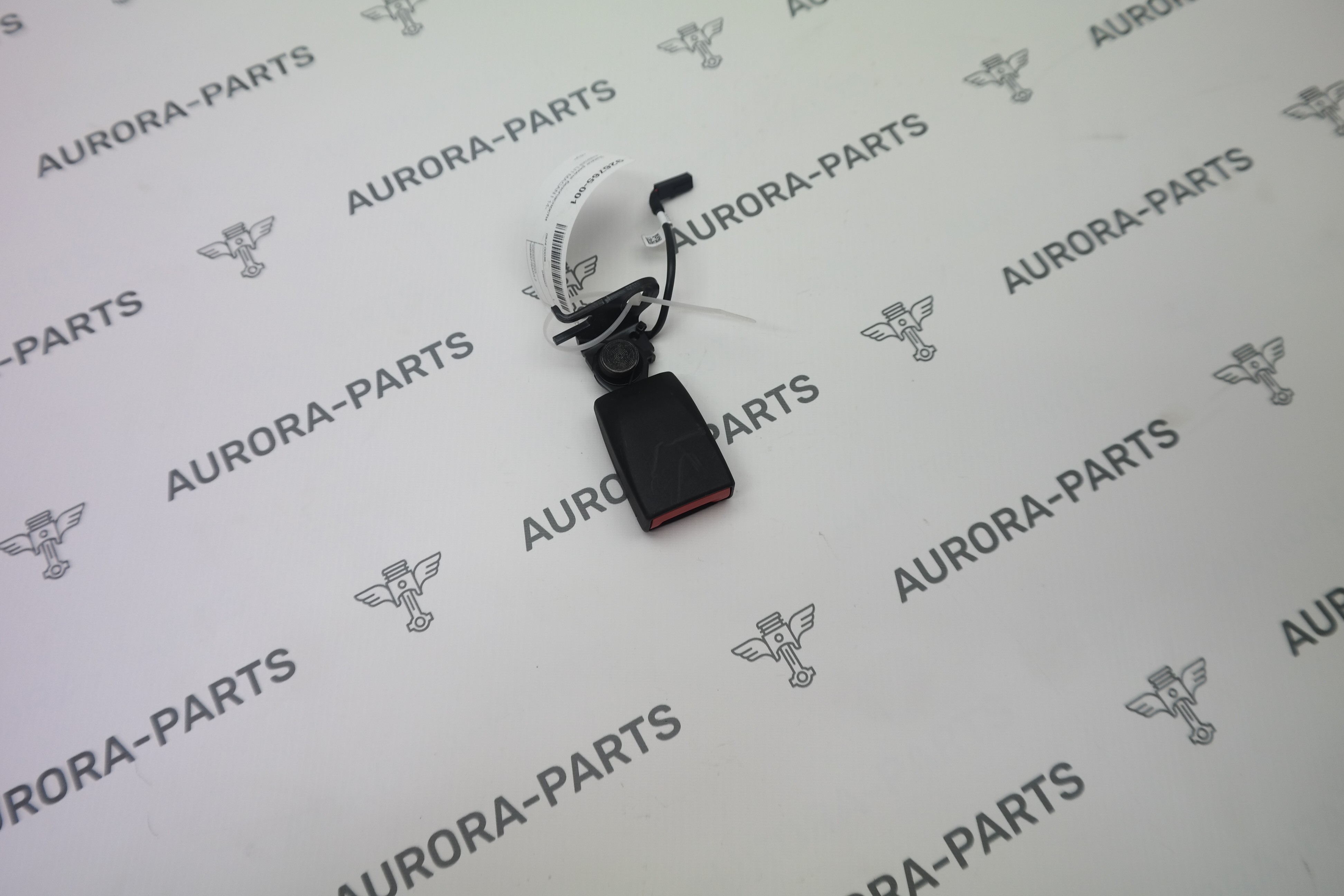 Замок ремня безопасности задний LH Porsche Macan