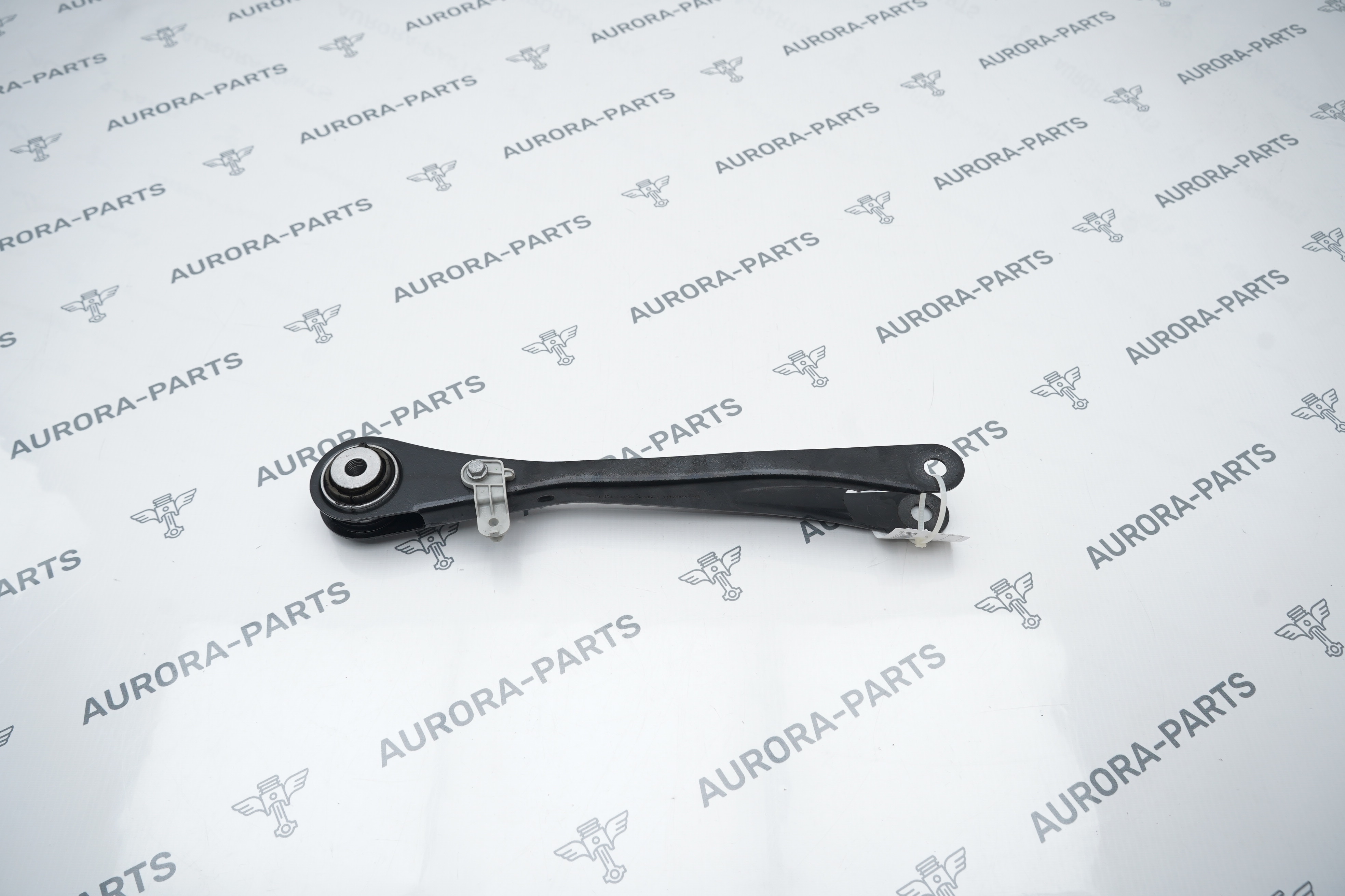 Рычаг продольный задней подвески нижний  LH=RH BMW X5